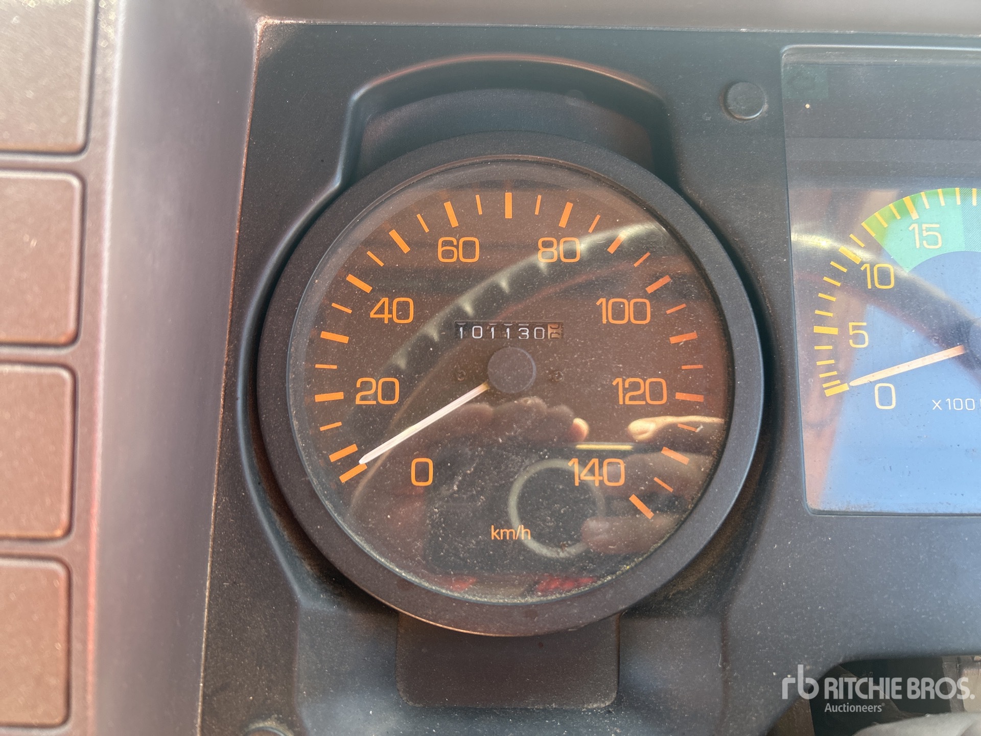 1986 Mitsubishi FM515