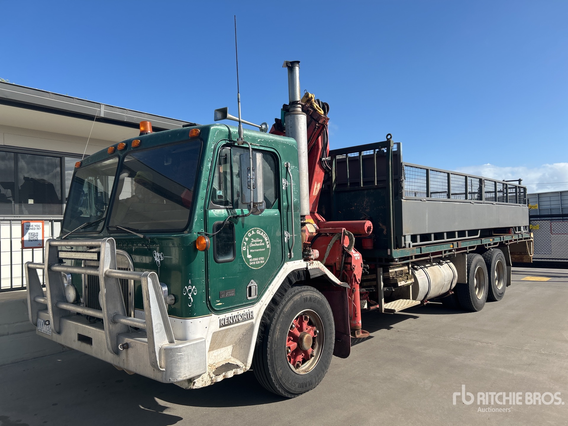 Photo of 1985 Kenworth L700