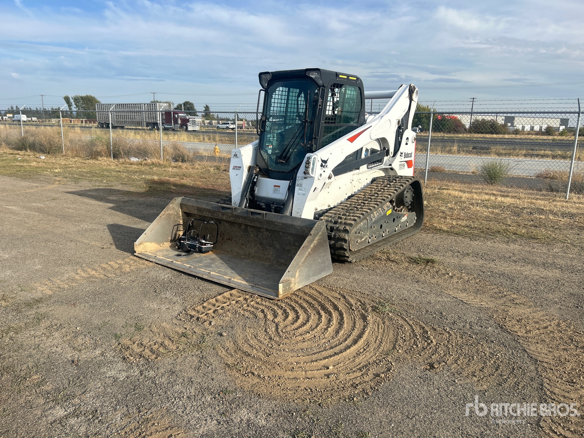 Photo of 2017 Bobcat T870