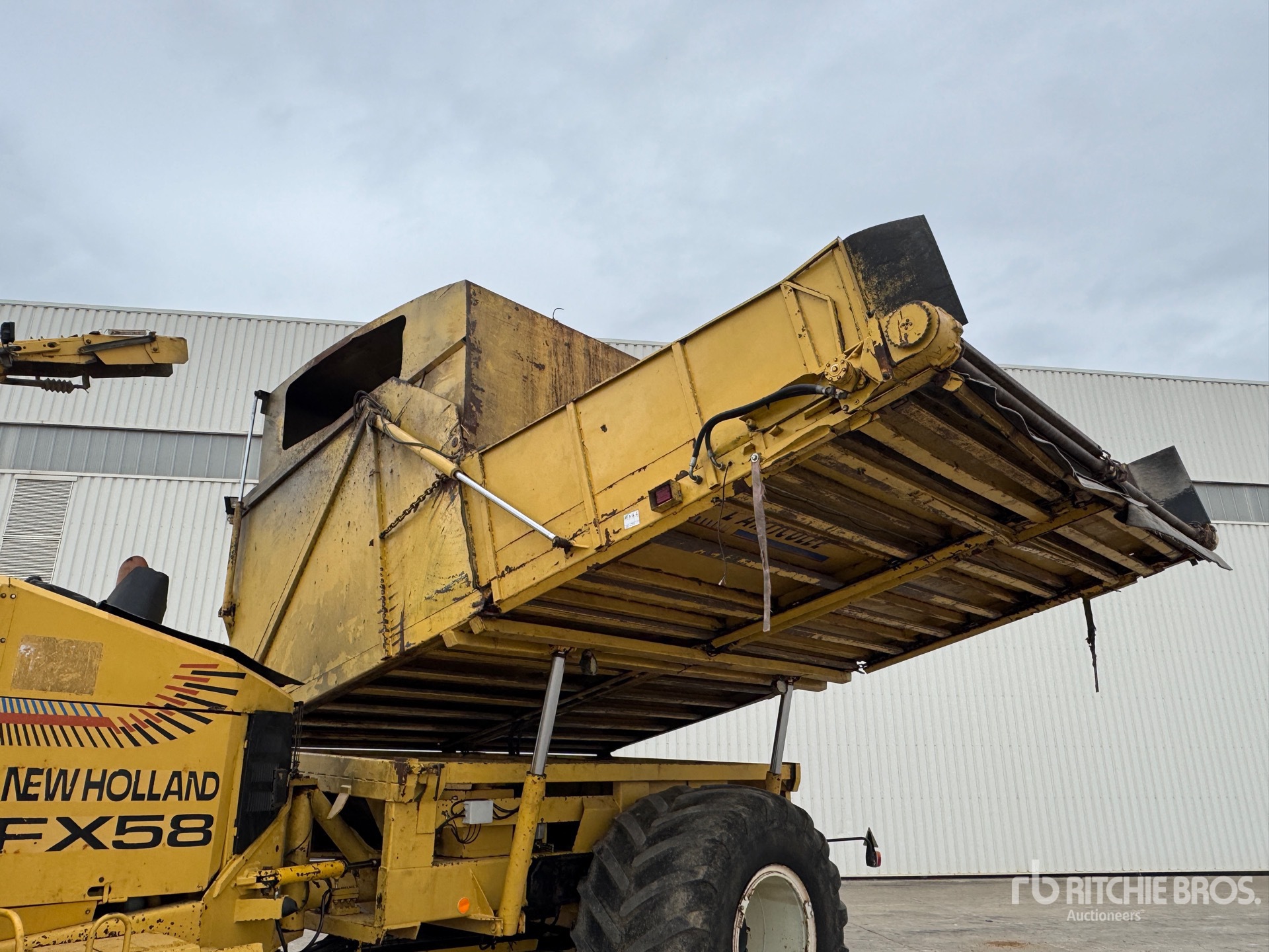 2001 New Holland FX58