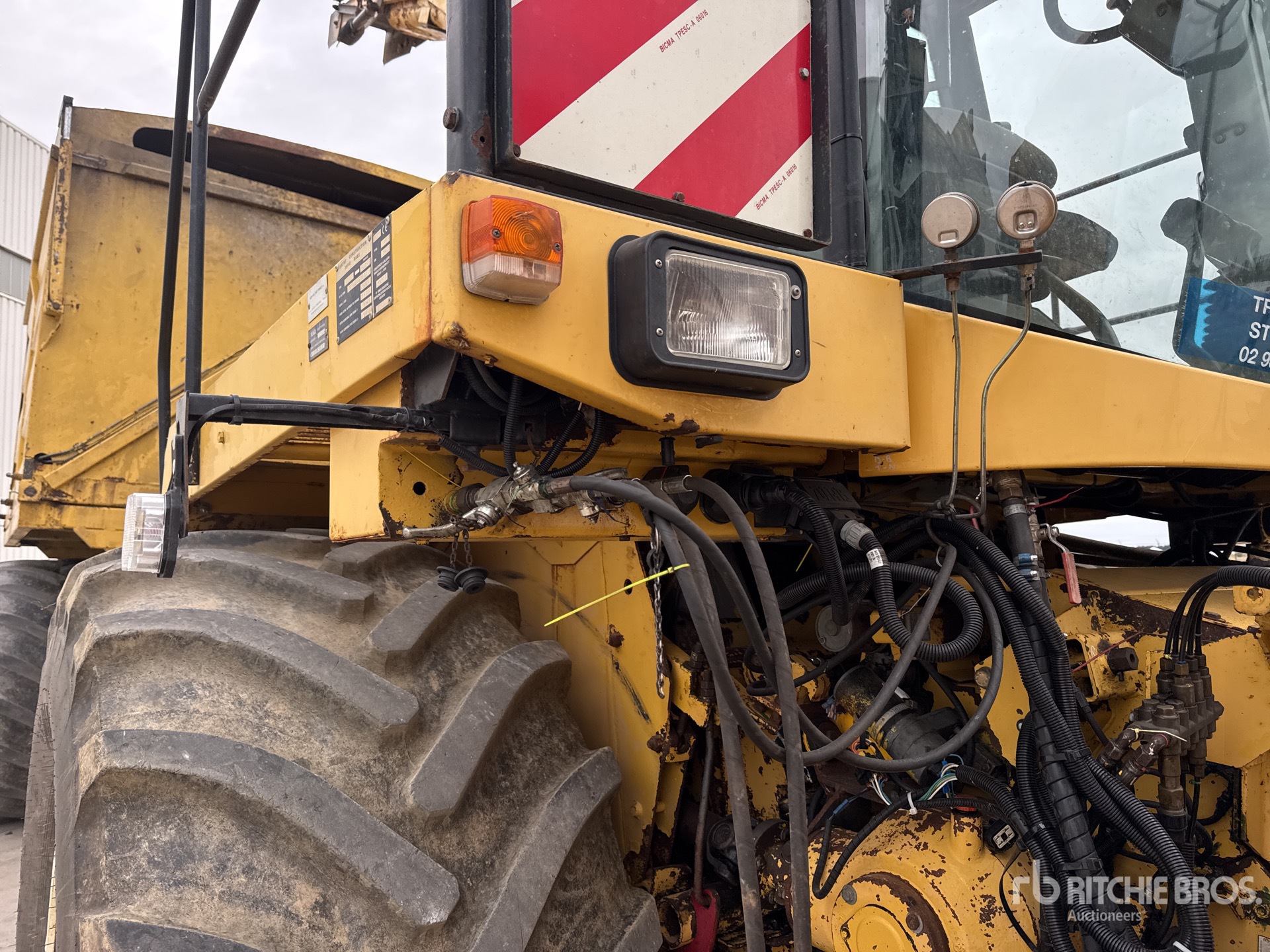 2001 New Holland FX58