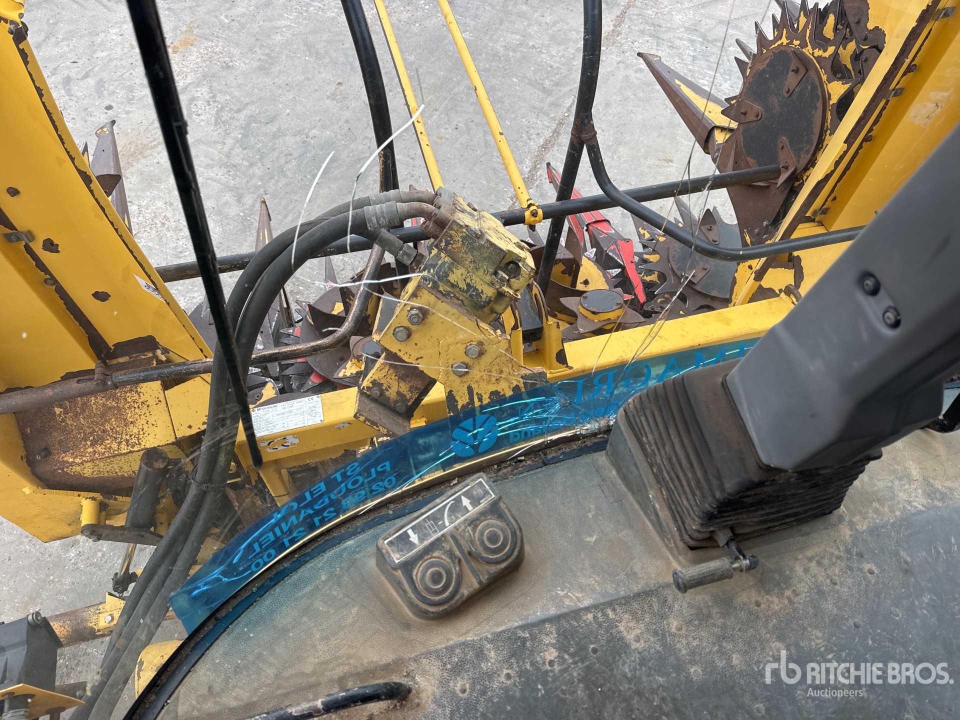 2001 New Holland FX58