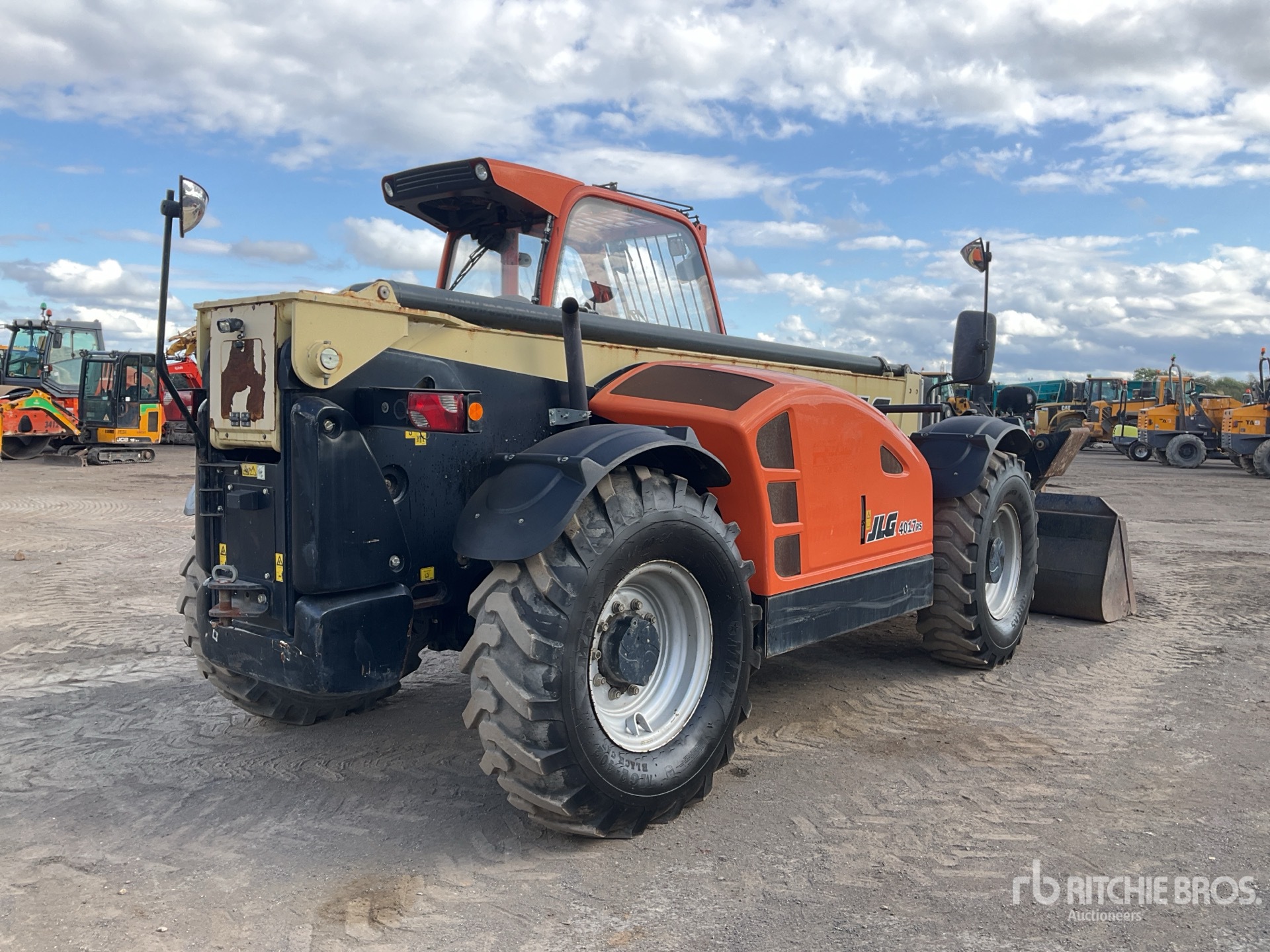 2016 JLG 4017RS