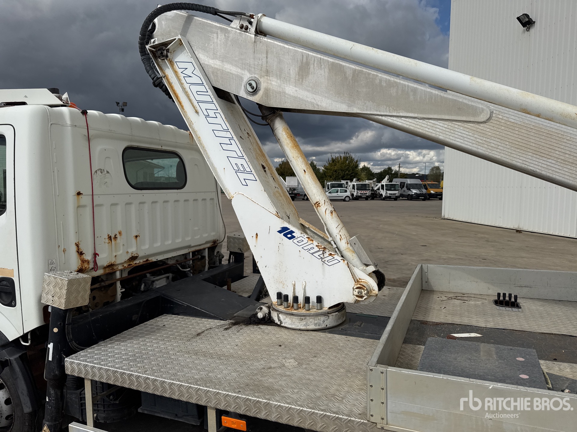 2013 Nissan CABSTAR-MULTITE
