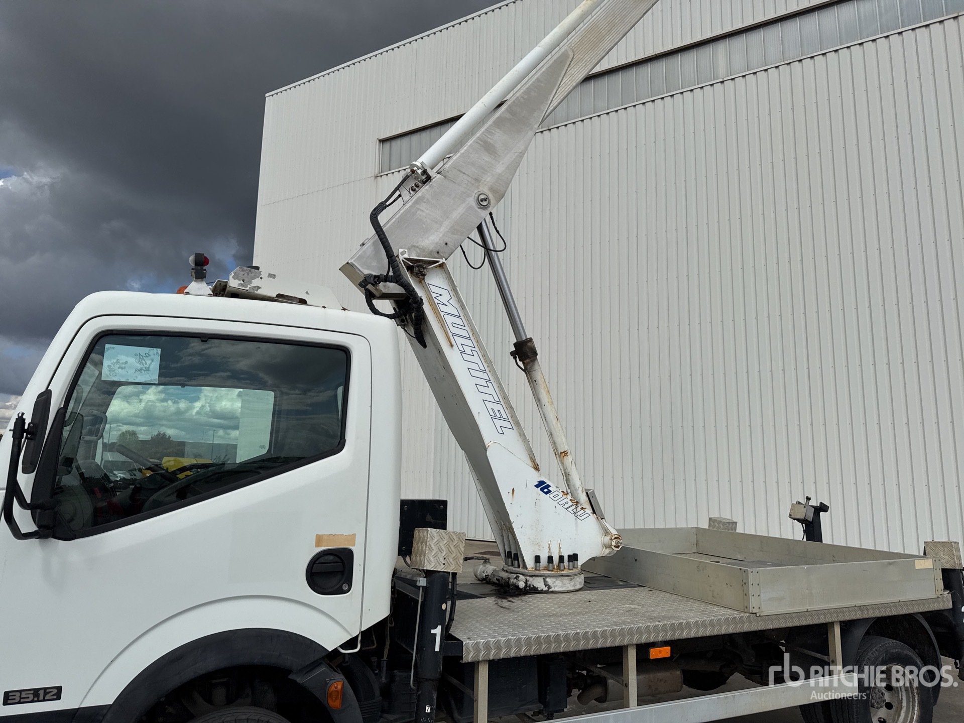 2013 Nissan CABSTAR-MULTITE