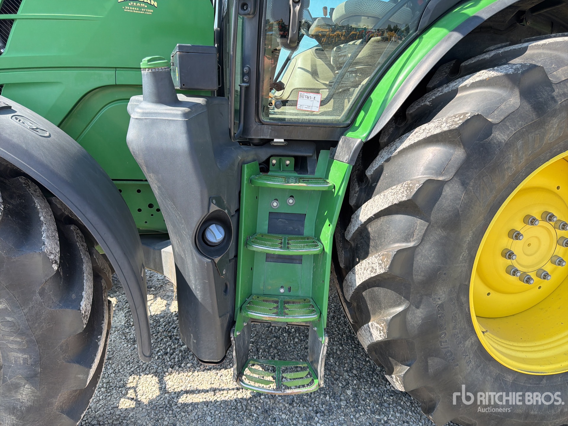 John Deere 6175R