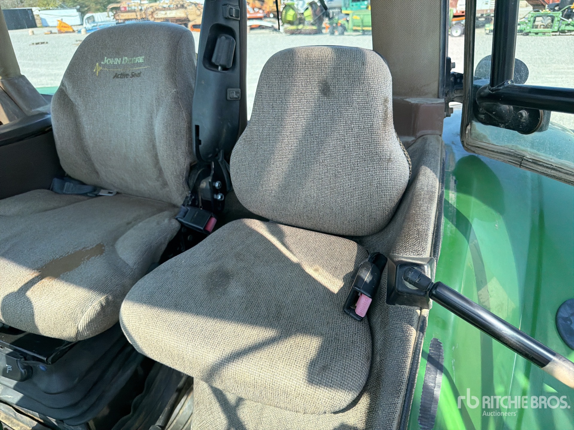 John Deere 8320