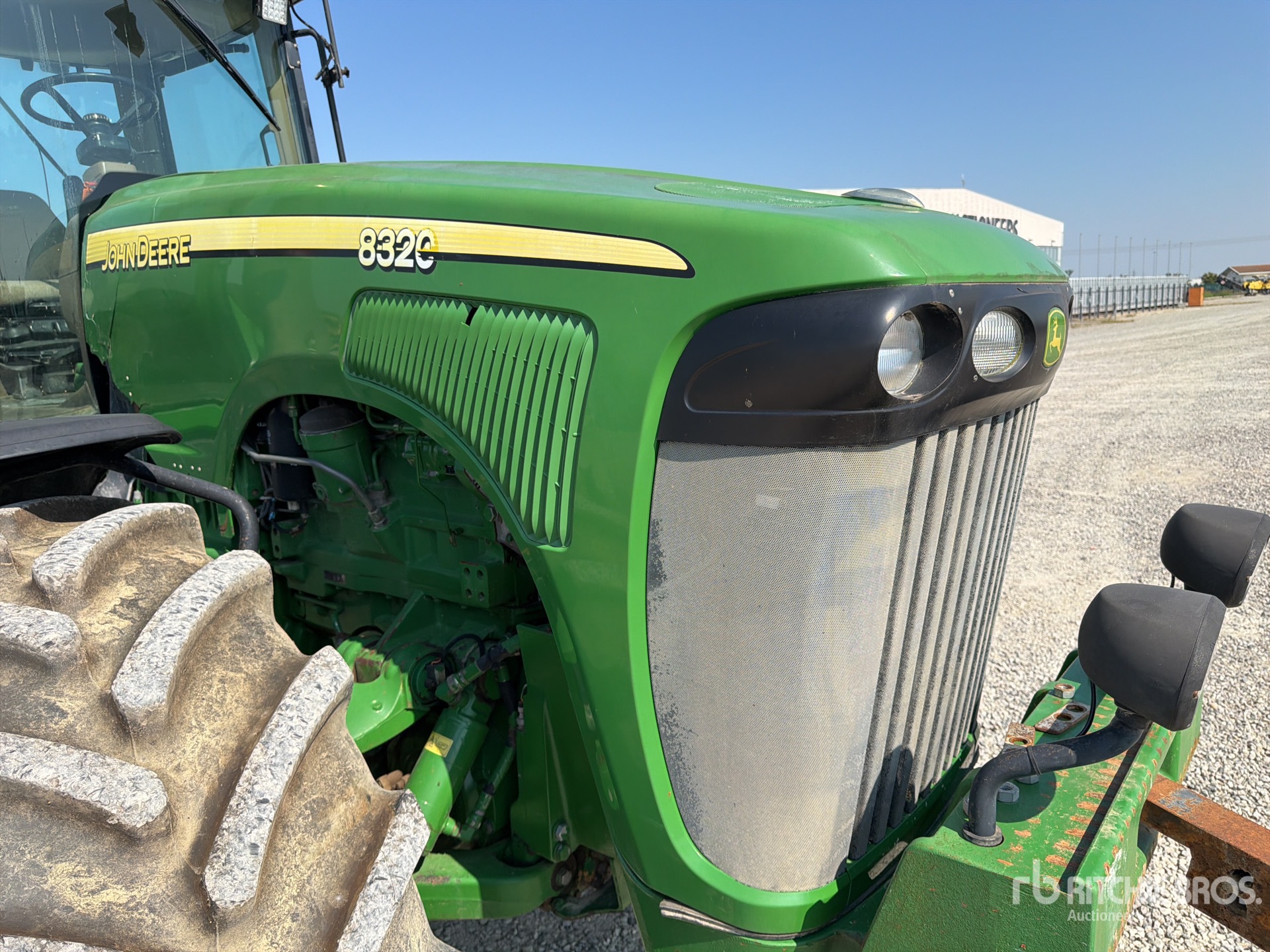 John Deere 8320