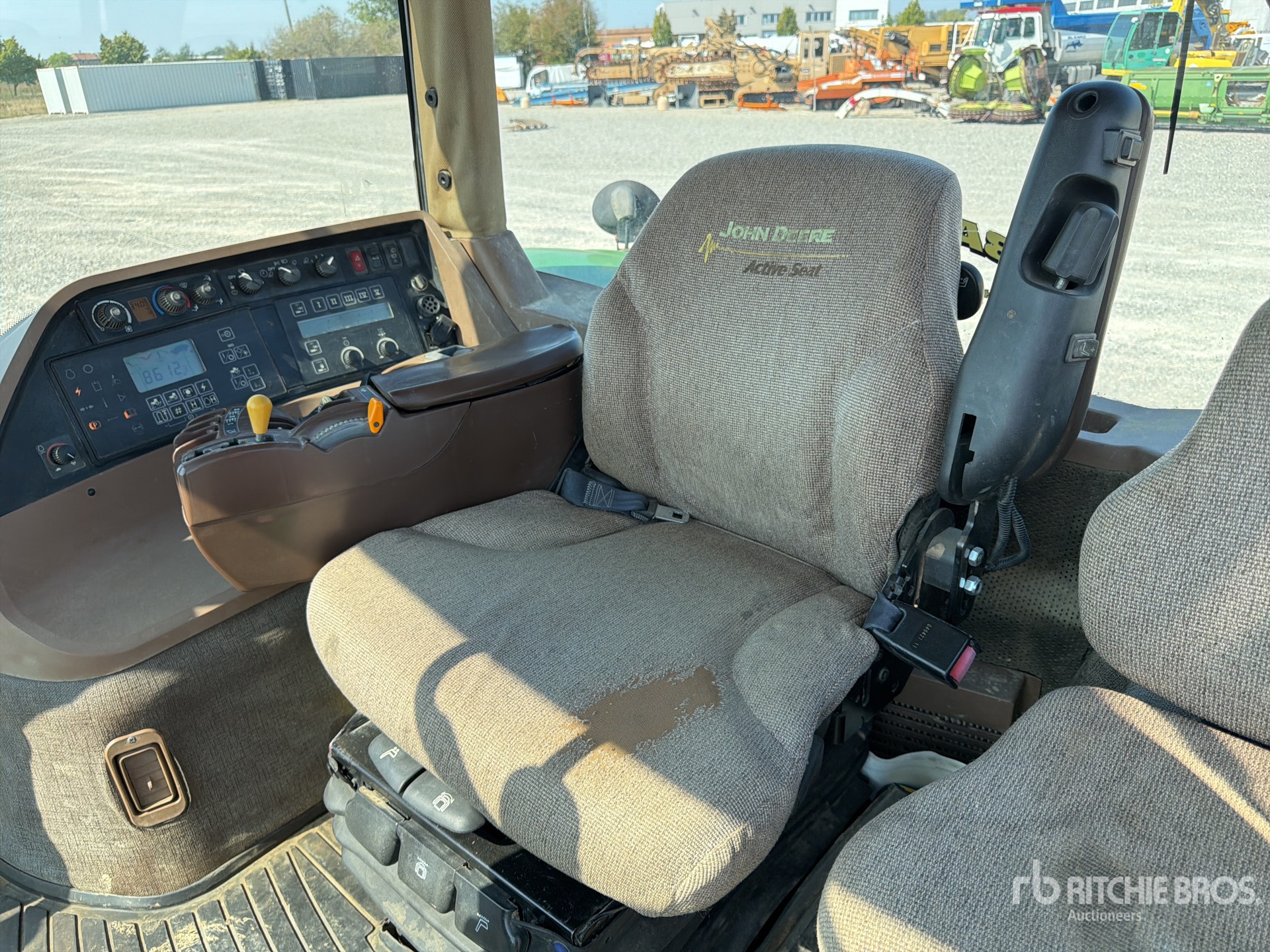 John Deere 8320