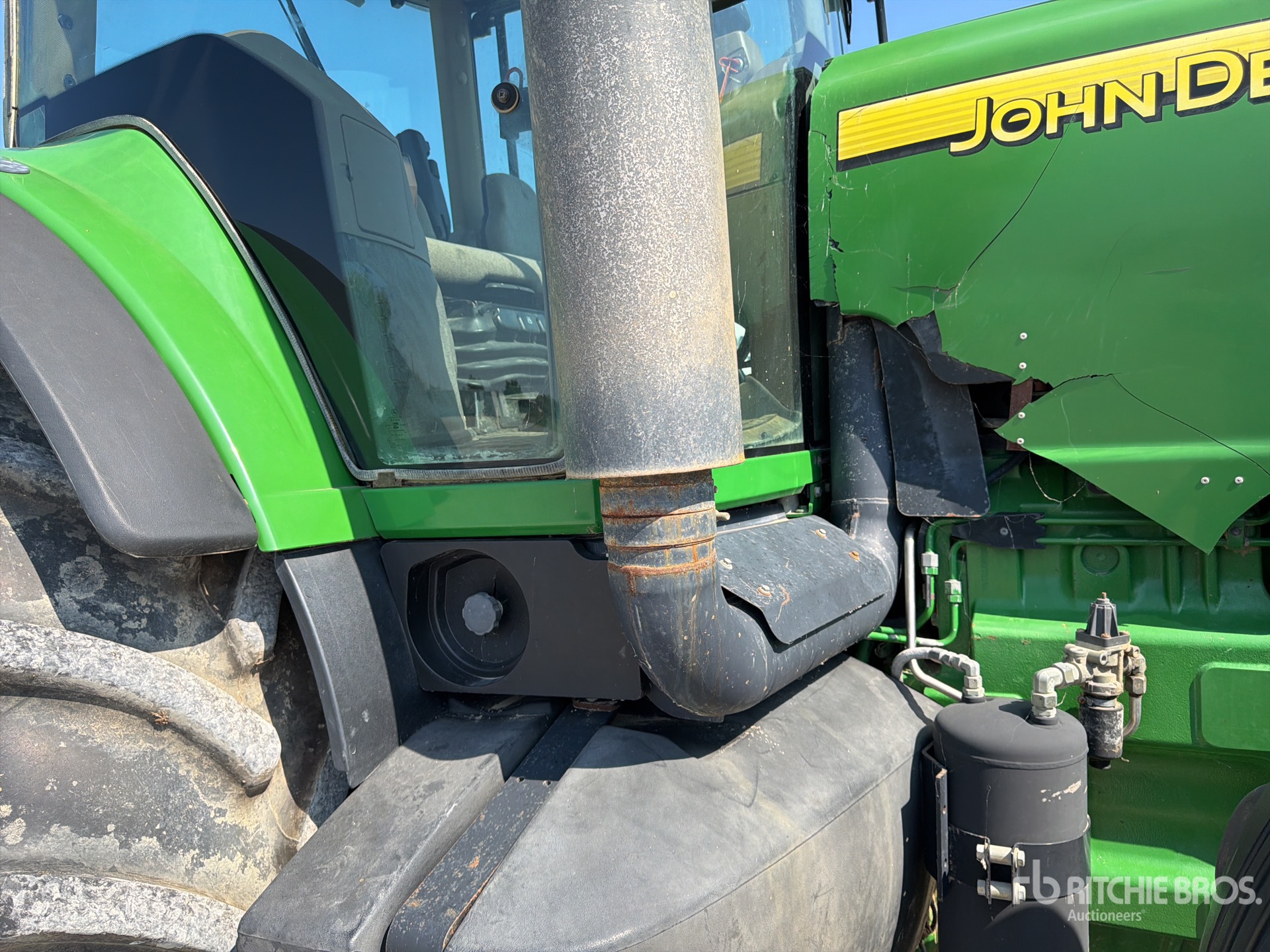 John Deere 8320