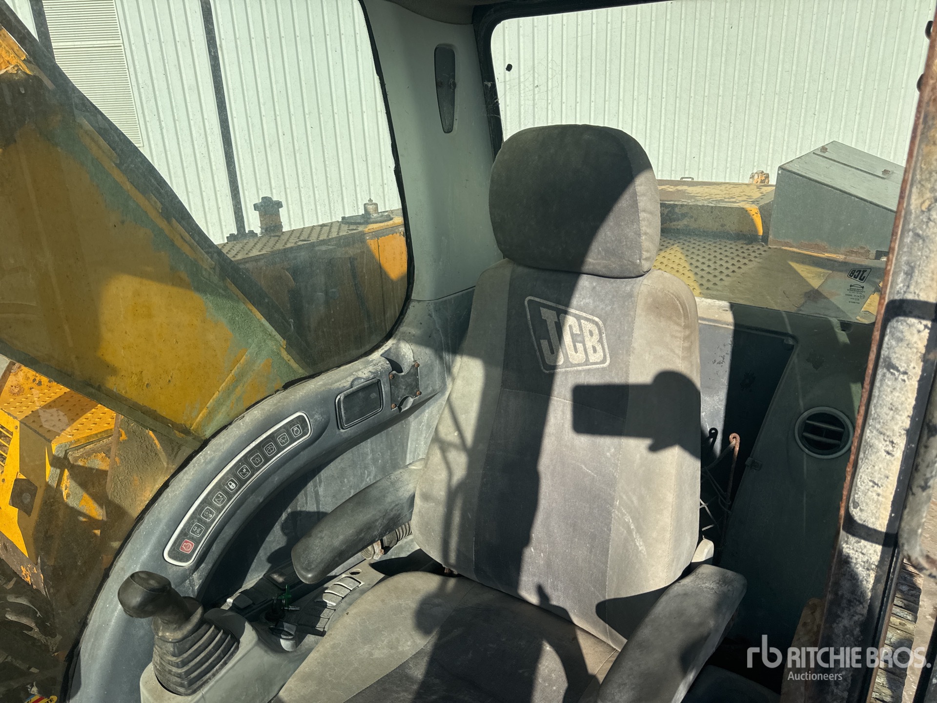2010 JCB JS220