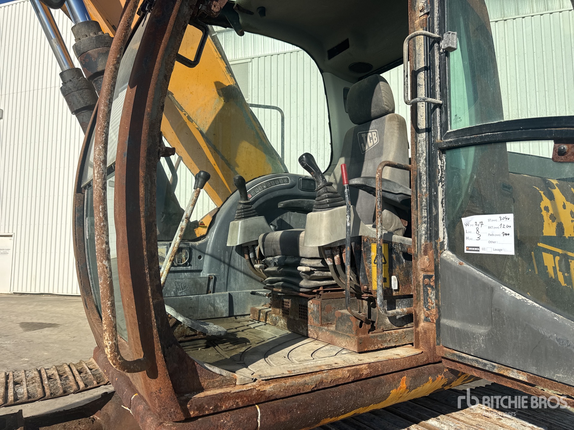 2010 JCB JS220
