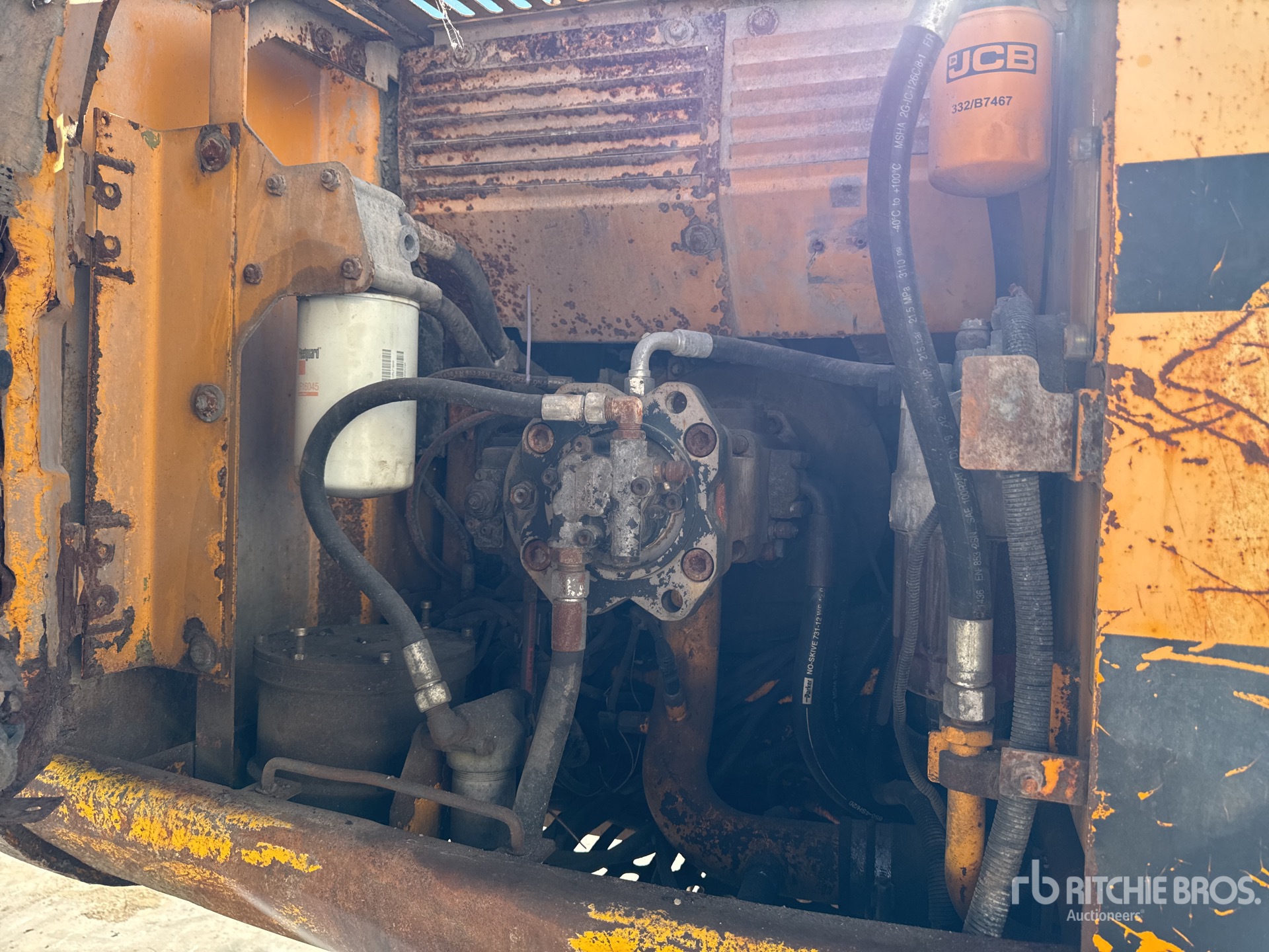 2010 JCB JS220