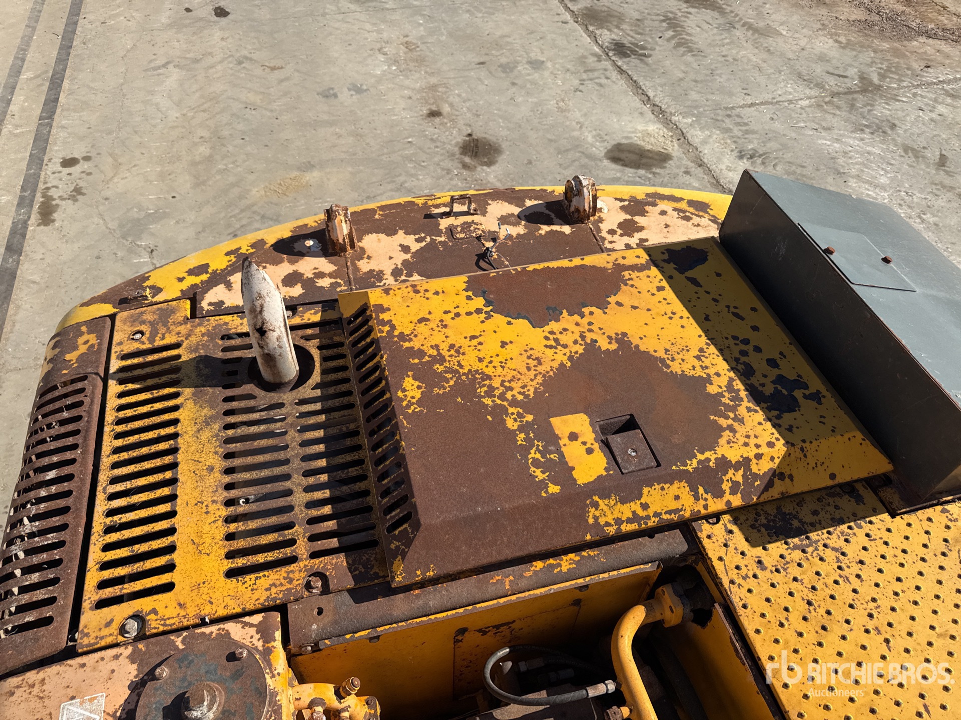 2010 JCB JS220