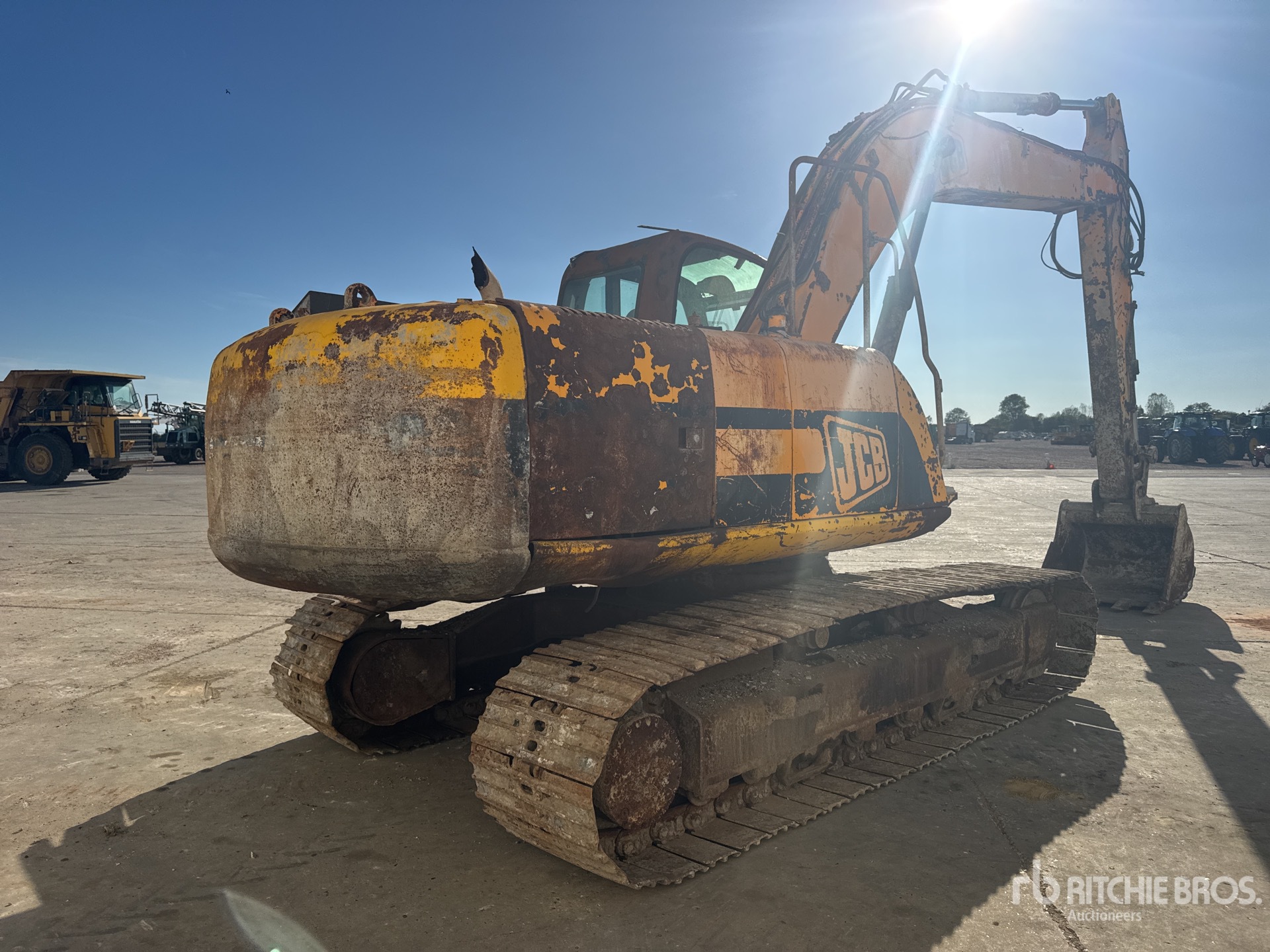 2010 JCB JS220