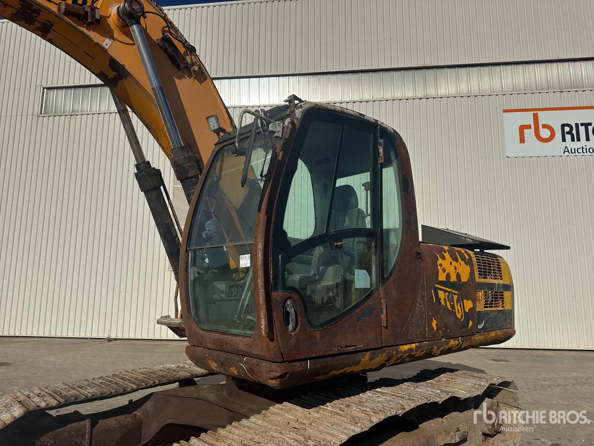 2010 JCB JS220
