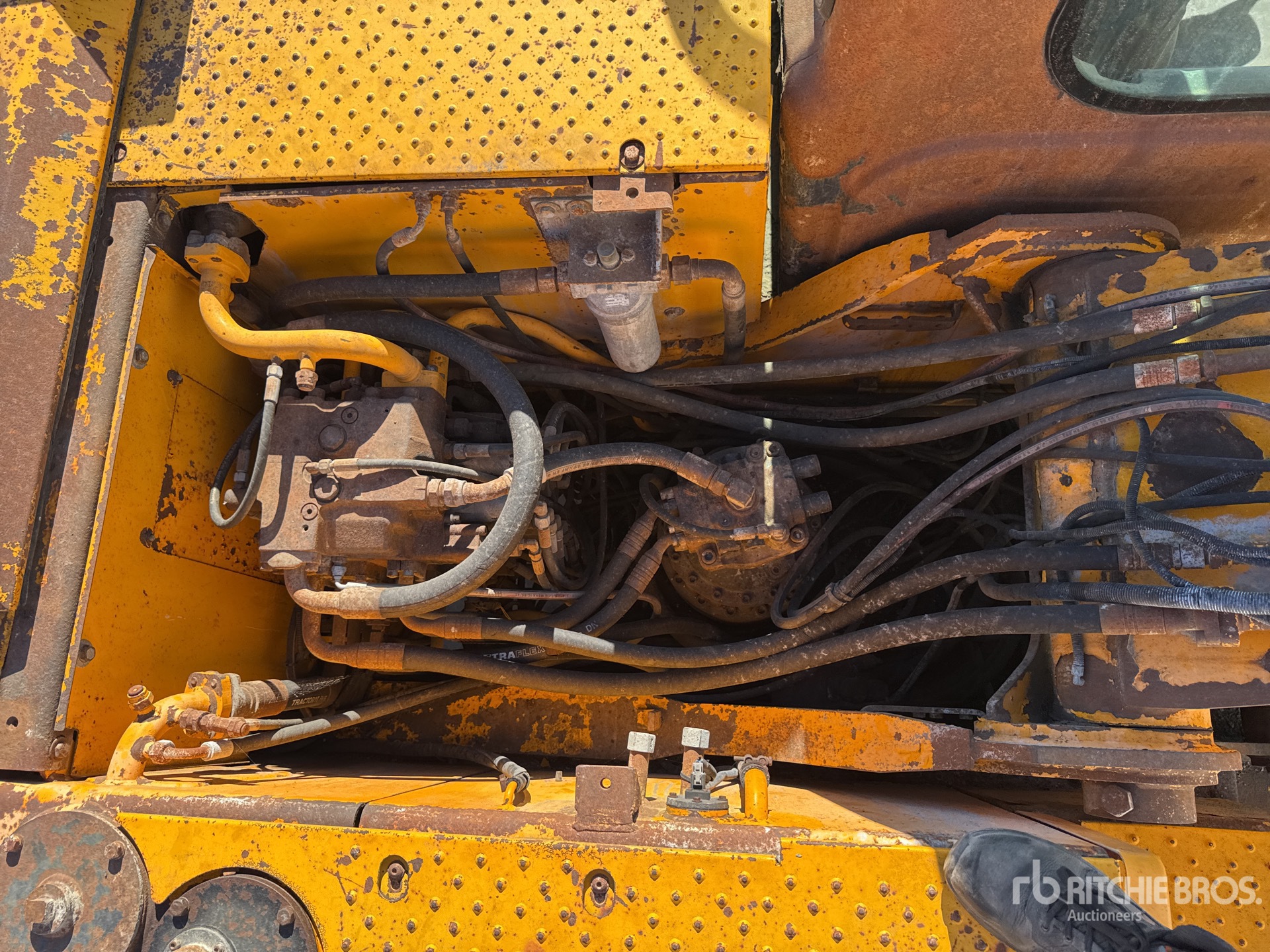 2010 JCB JS220