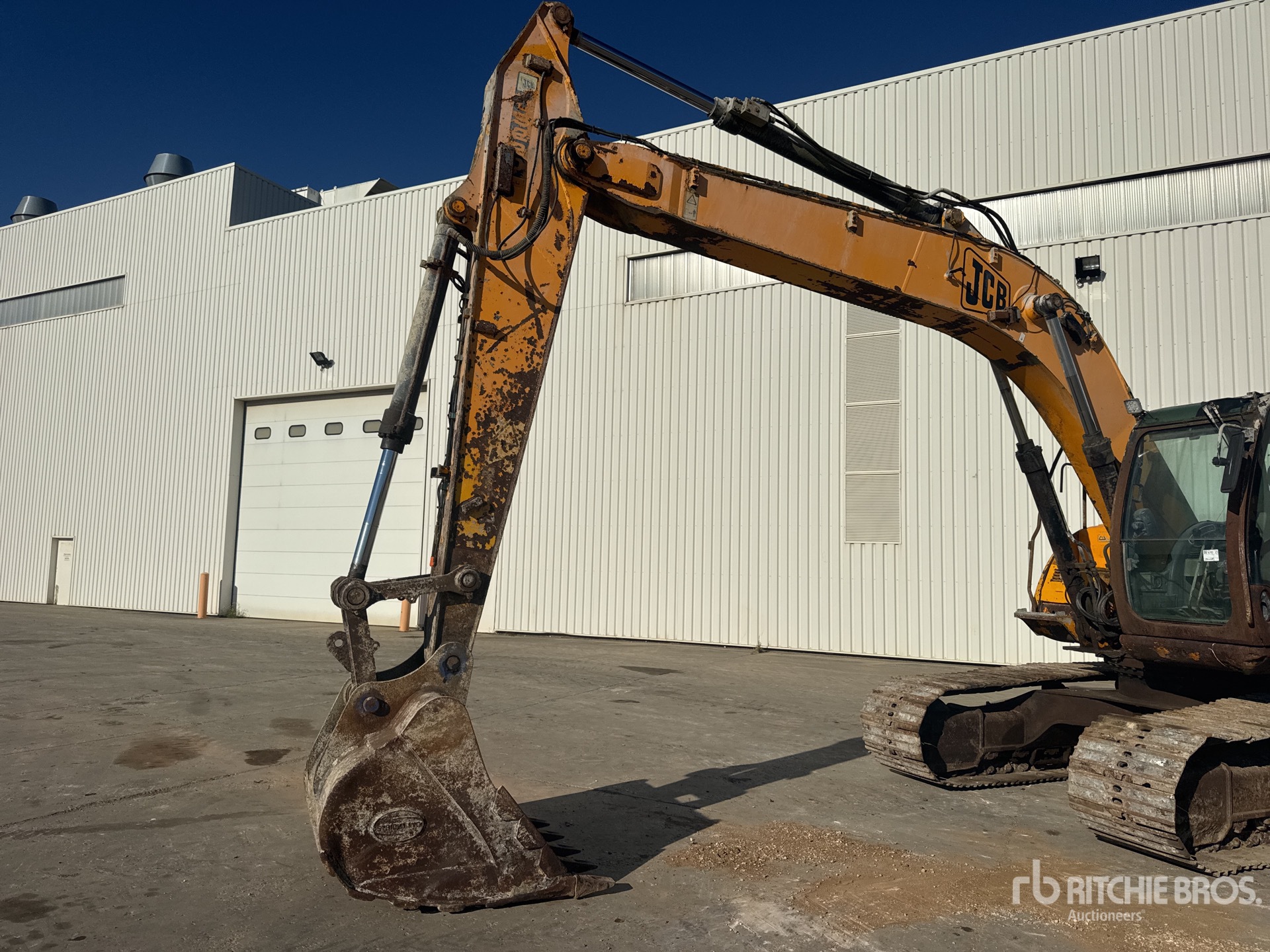2010 JCB JS220