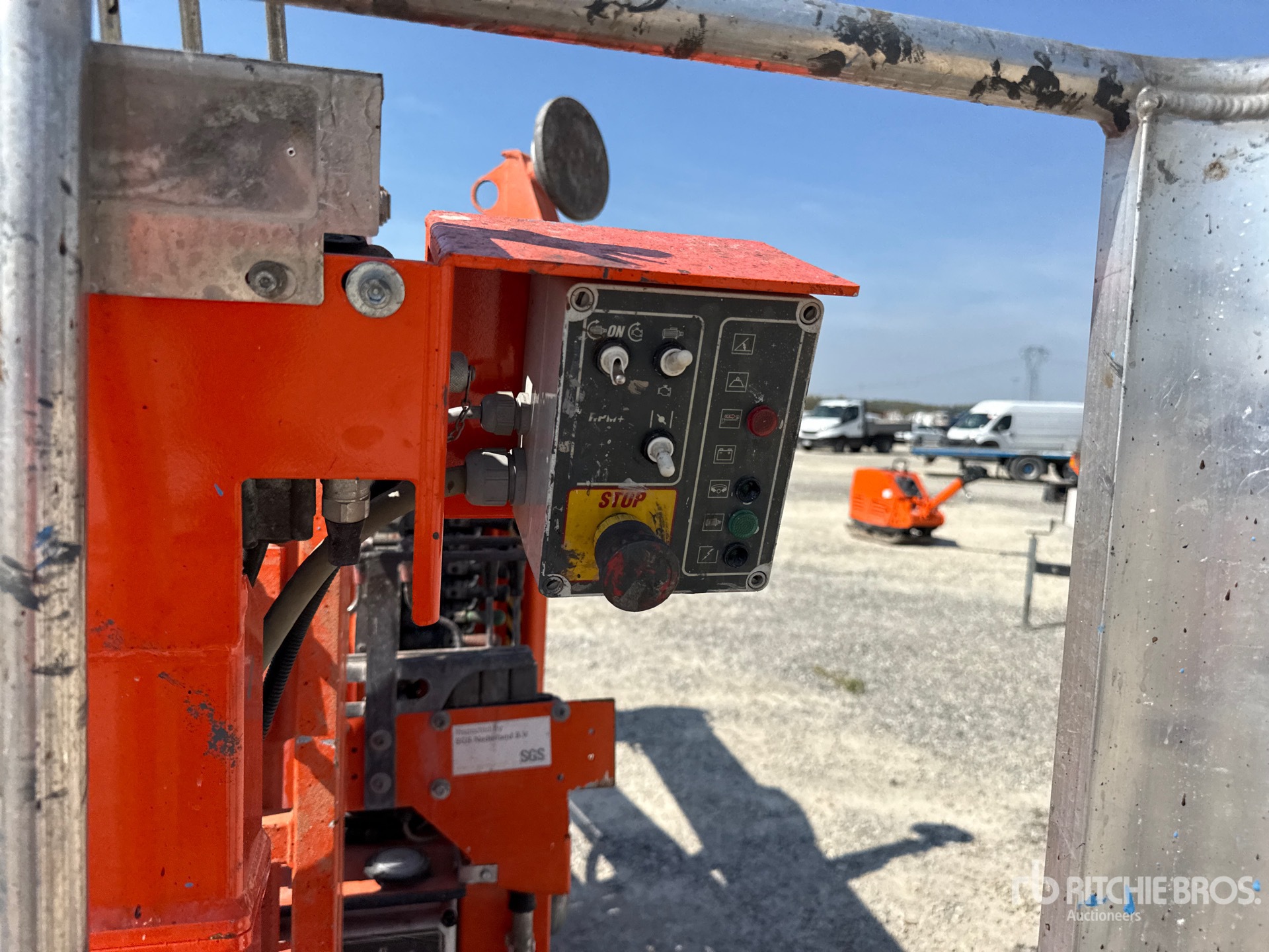 2018 Easy Lift R130