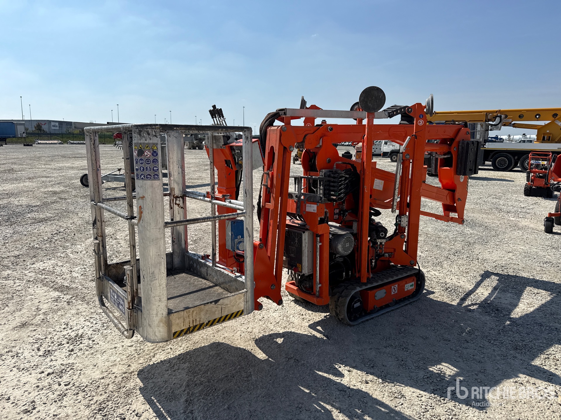 2018 Easy Lift R130