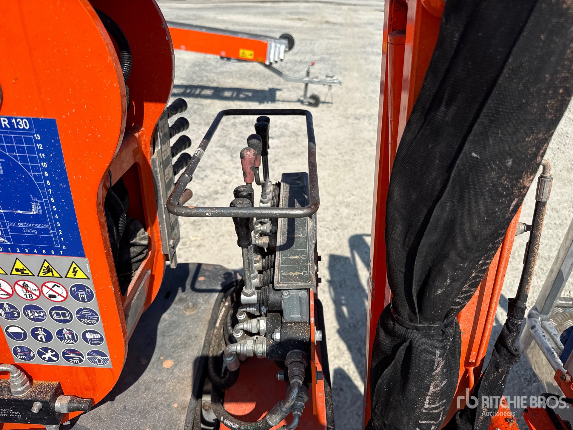 2018 Easy Lift R130