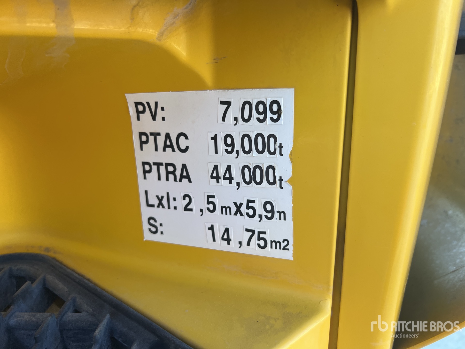 2012 Renault PREMIUM LANDER