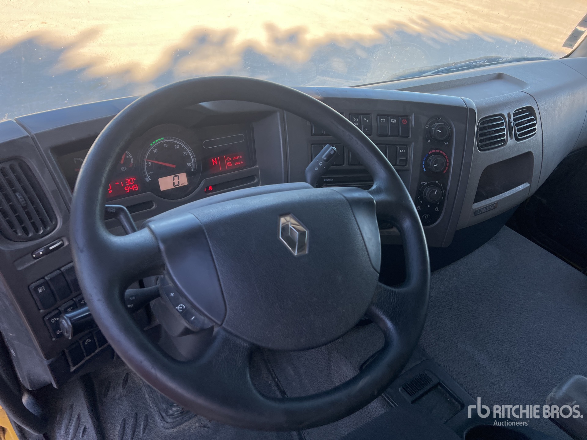 2012 Renault PREMIUM LANDER