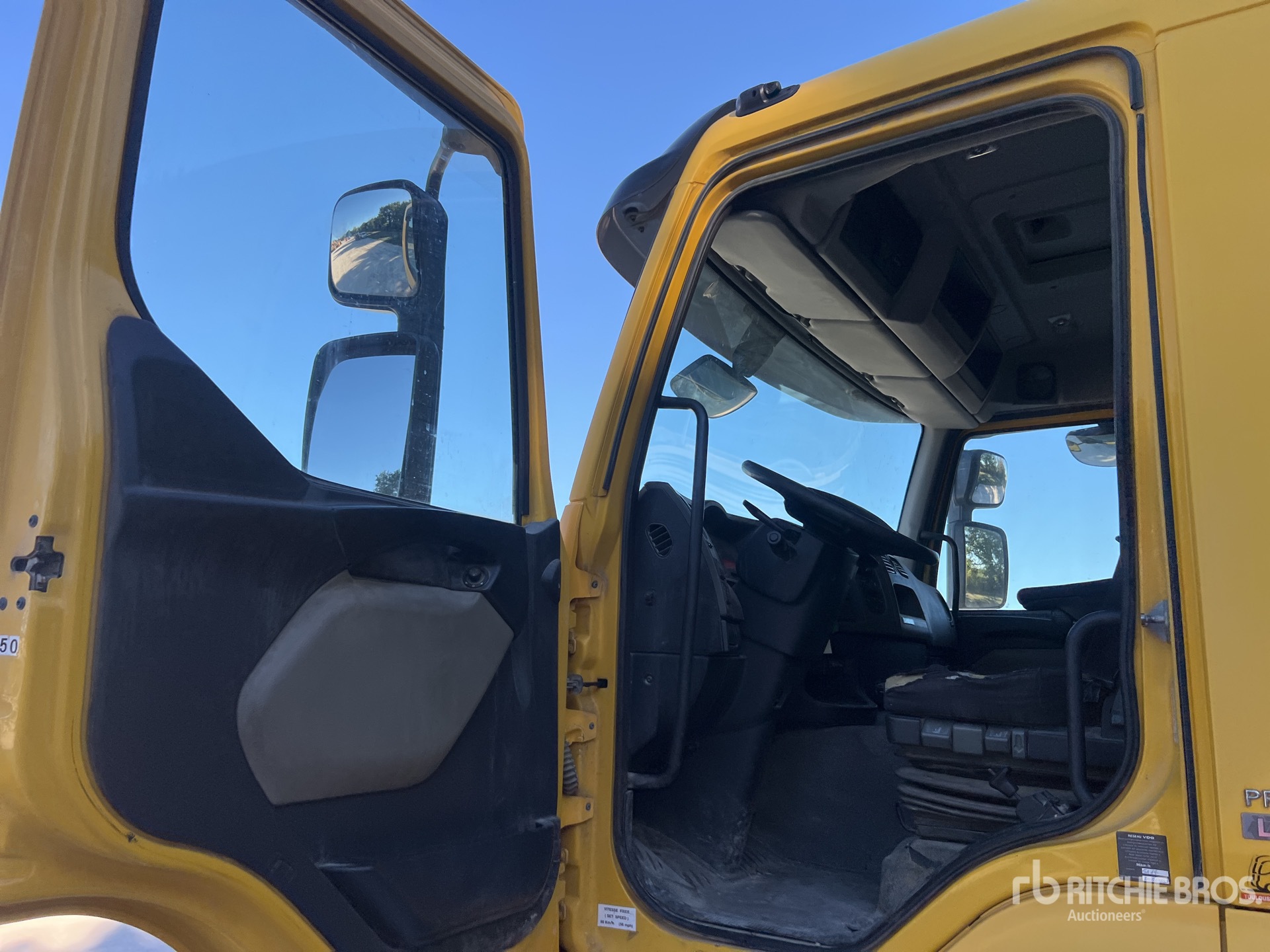 2012 Renault PREMIUM LANDER