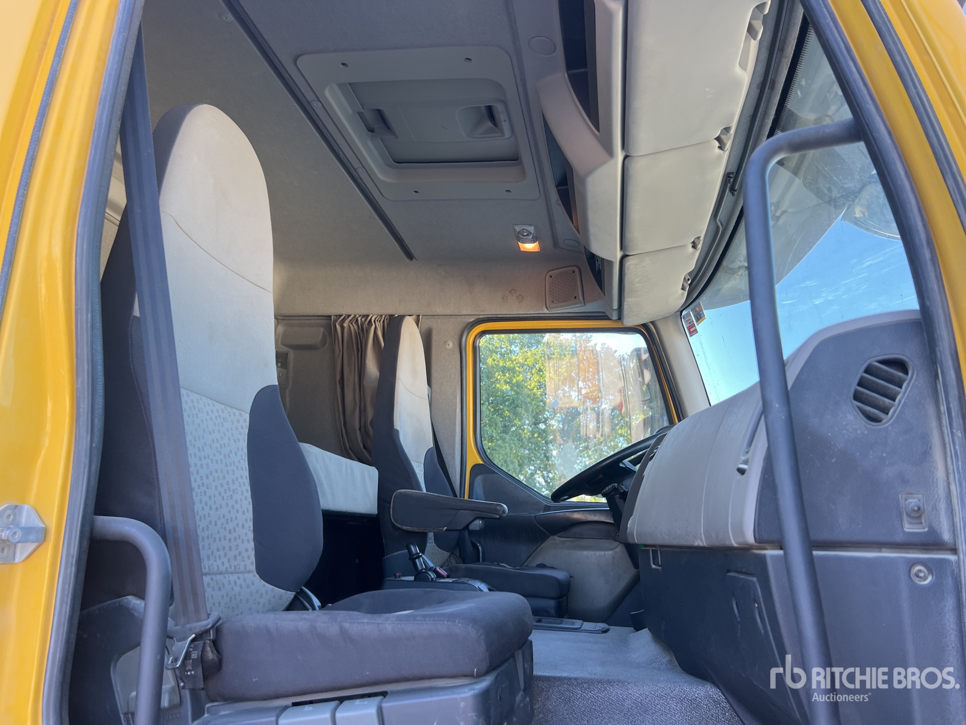 2012 Renault PREMIUM LANDER