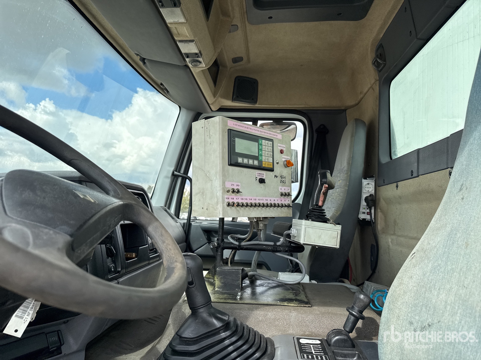 2002 Renault PREMIUM 320 DCI