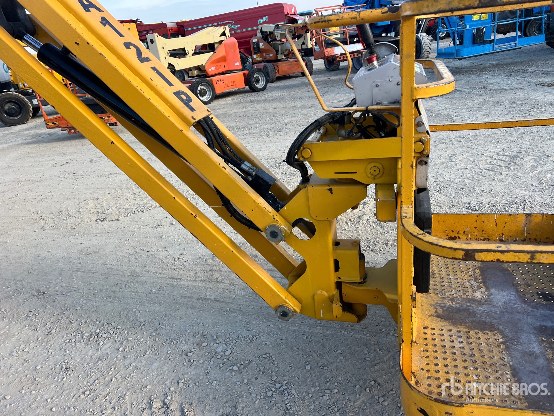2008 Haulotte HA12IP