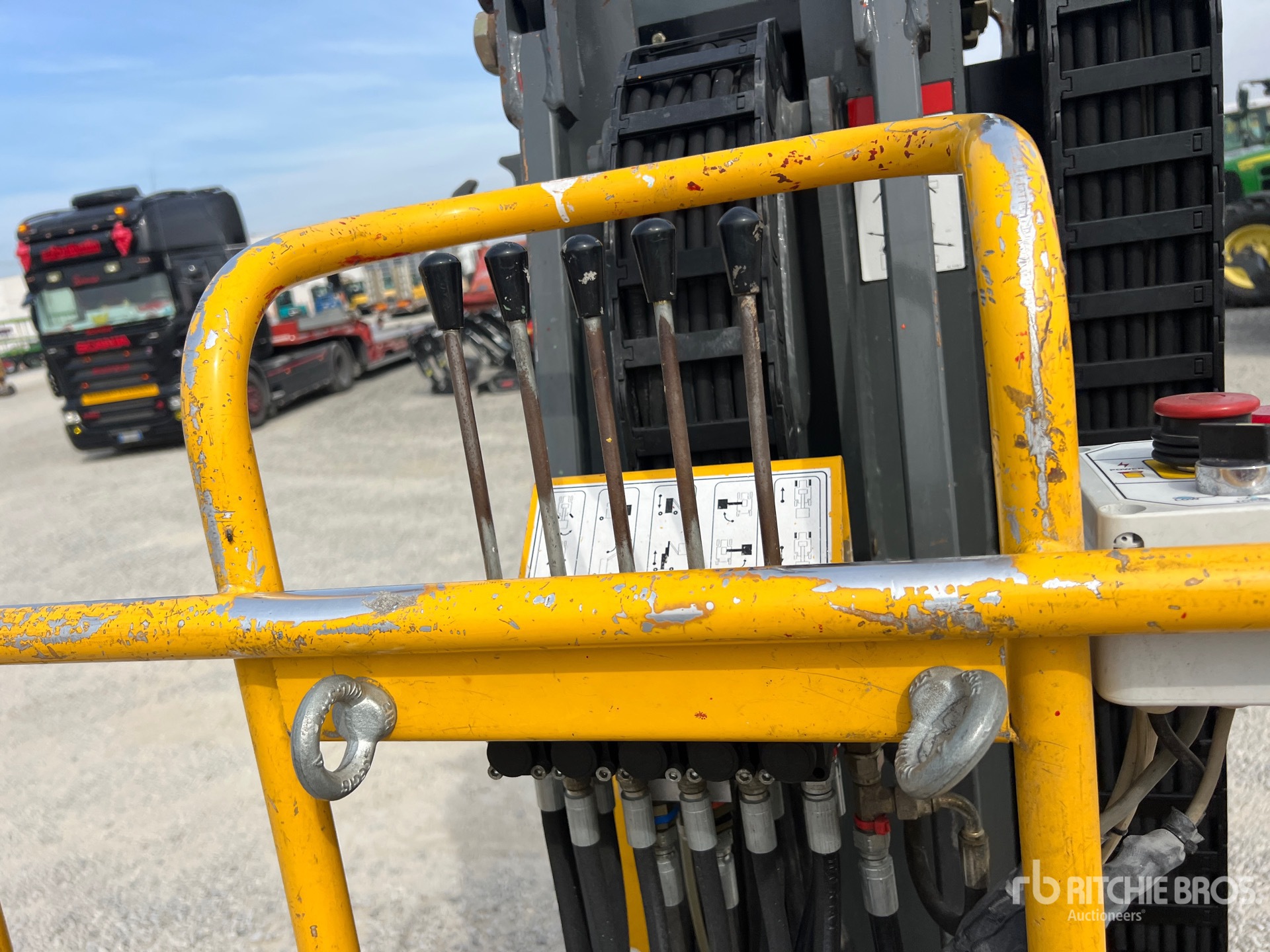 2001 JLG TOUCAN 1100C