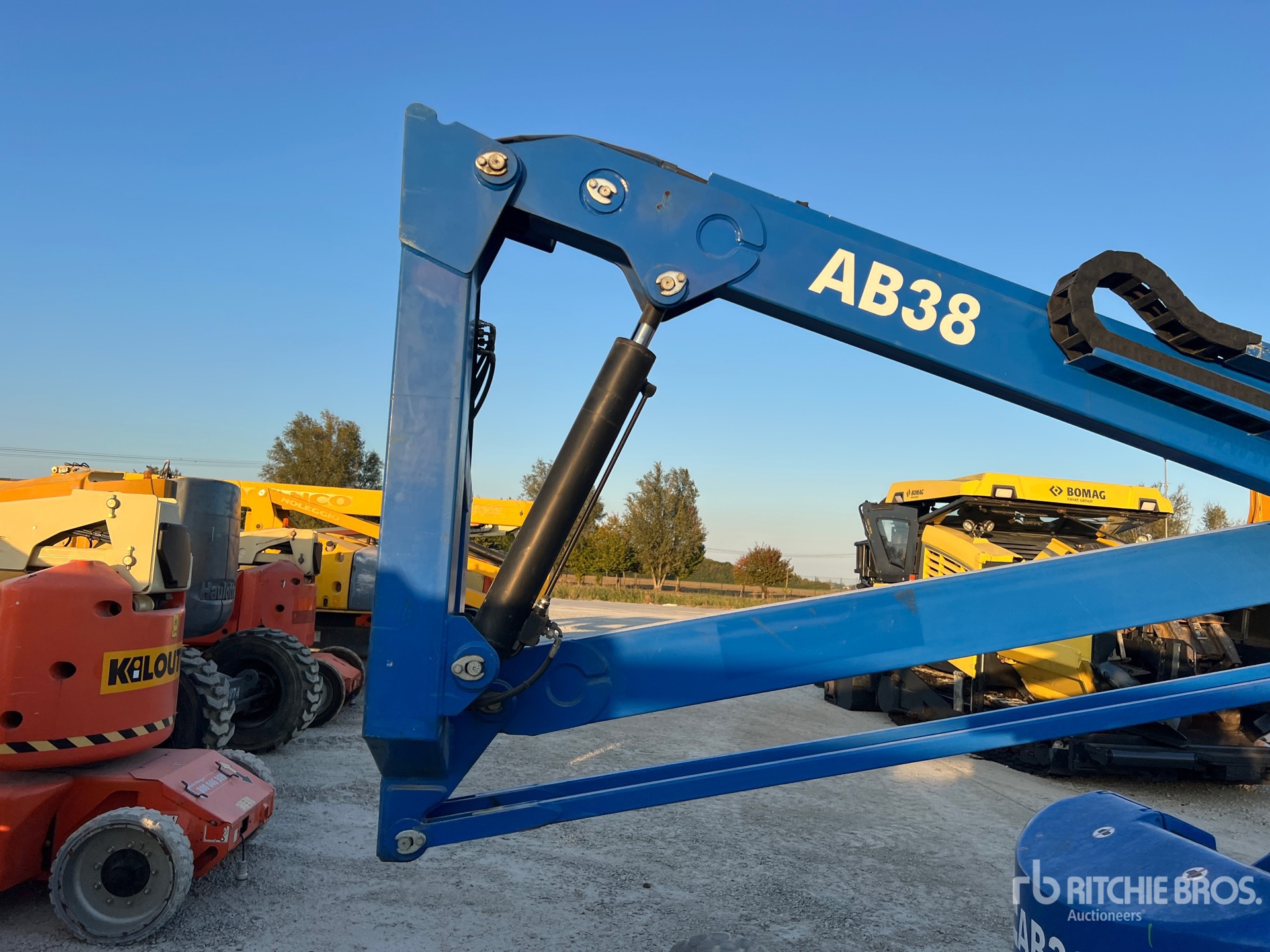 Upright AB38