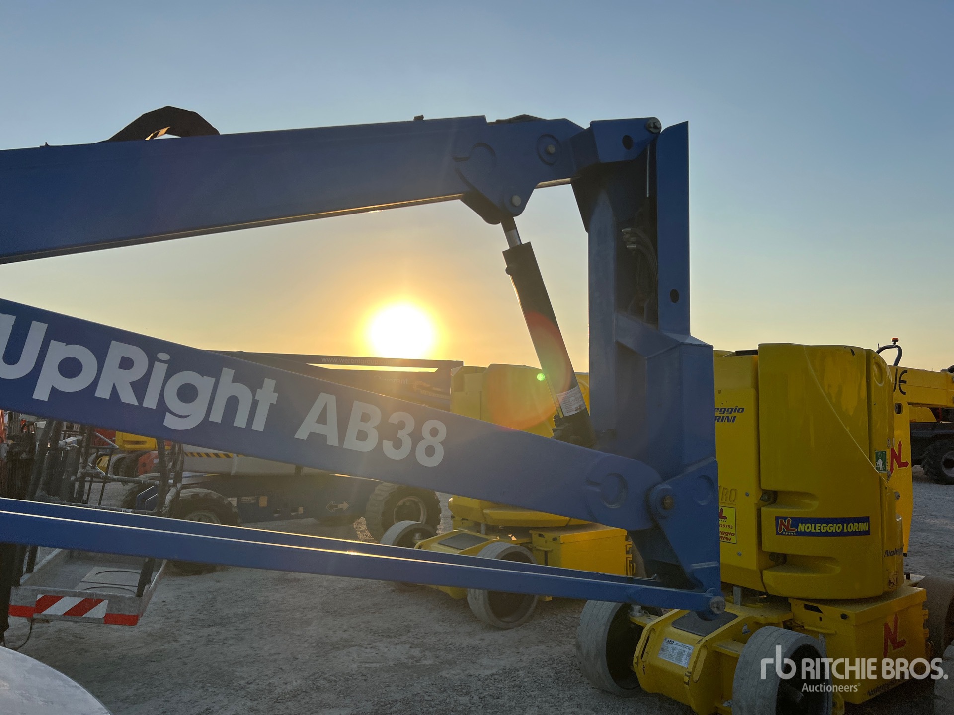Upright AB38