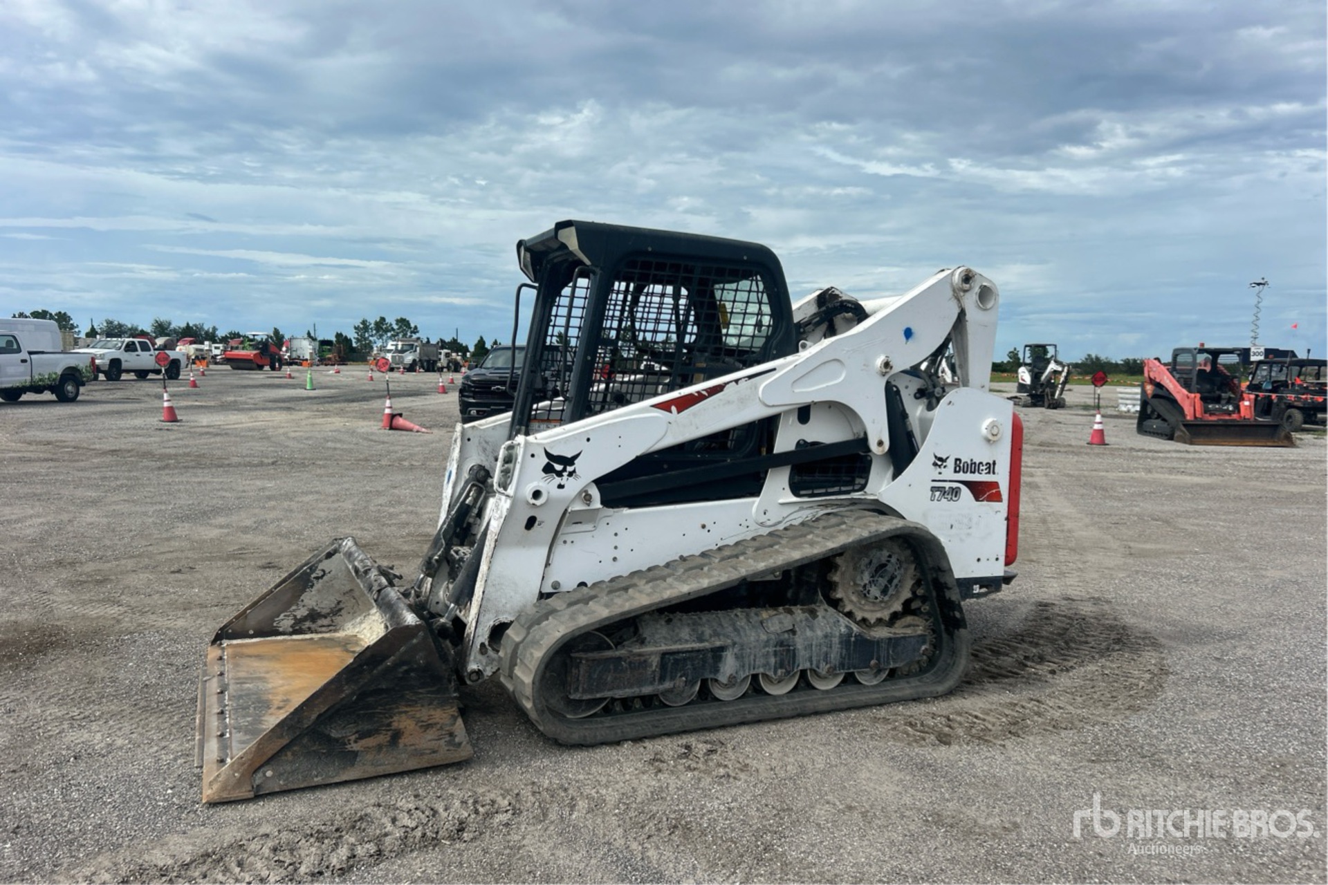 Photo of 2022 Bobcat T740