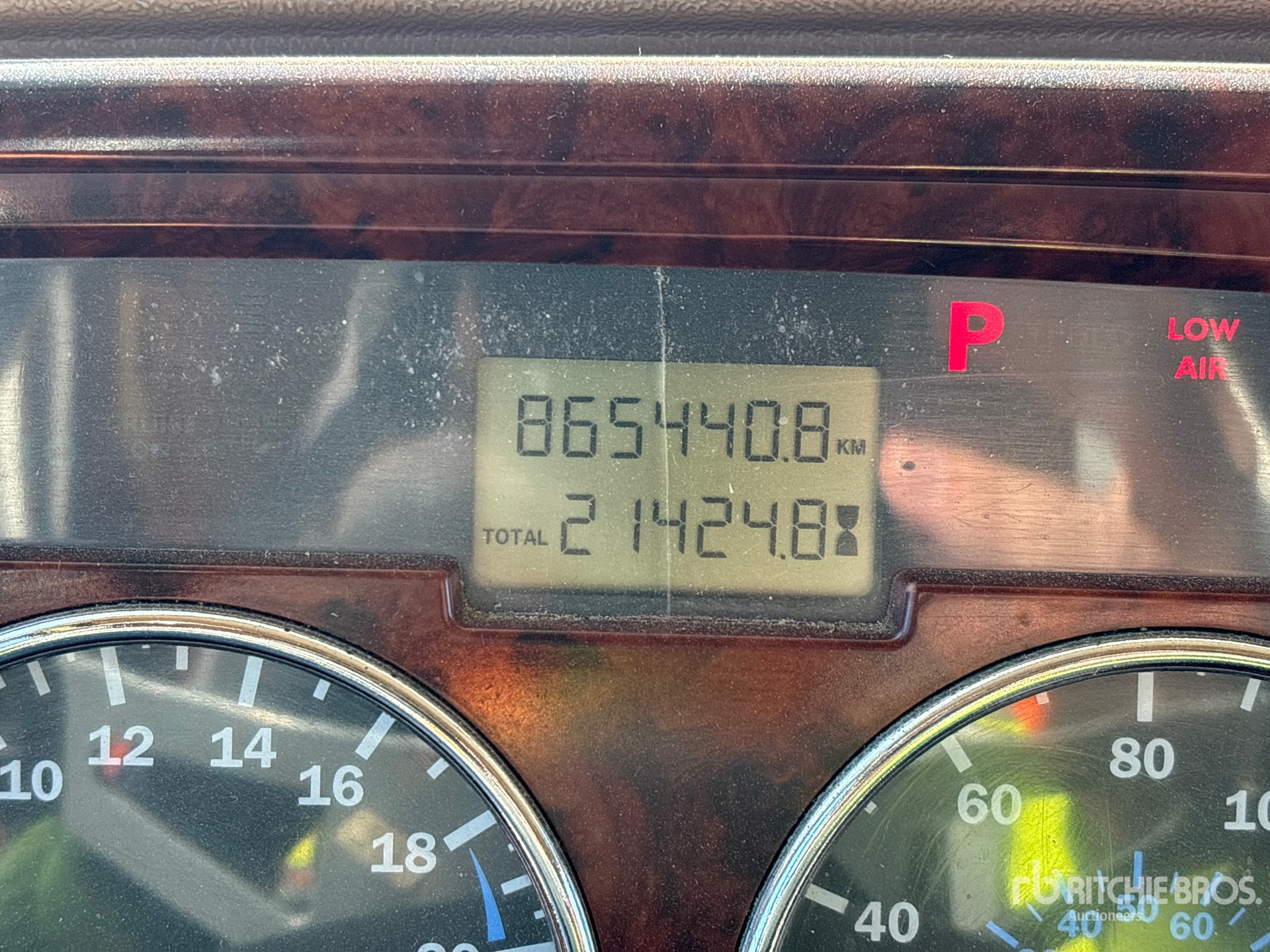 2005 Mack CV713