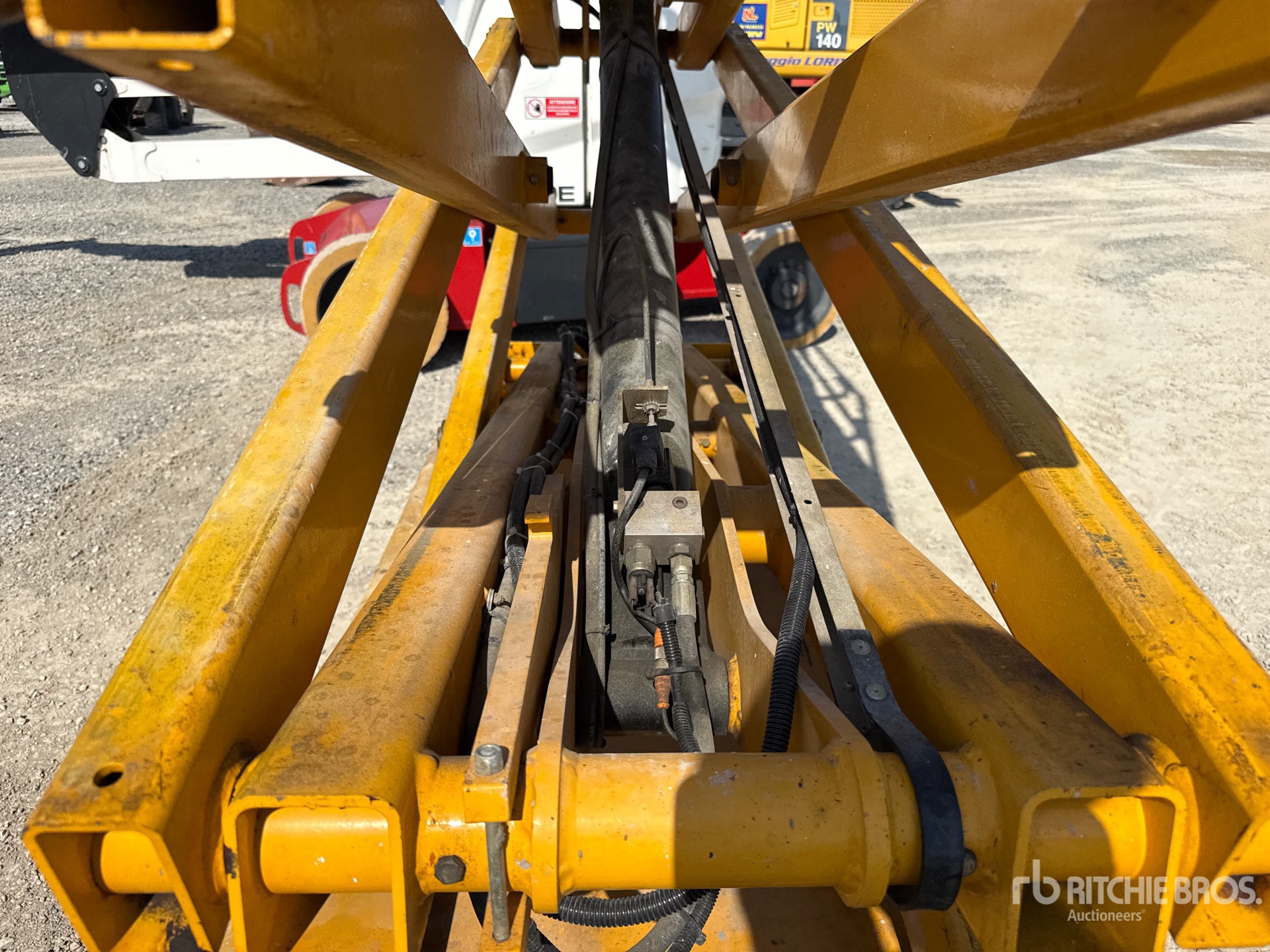 2007 Haulotte COMPACT 10N