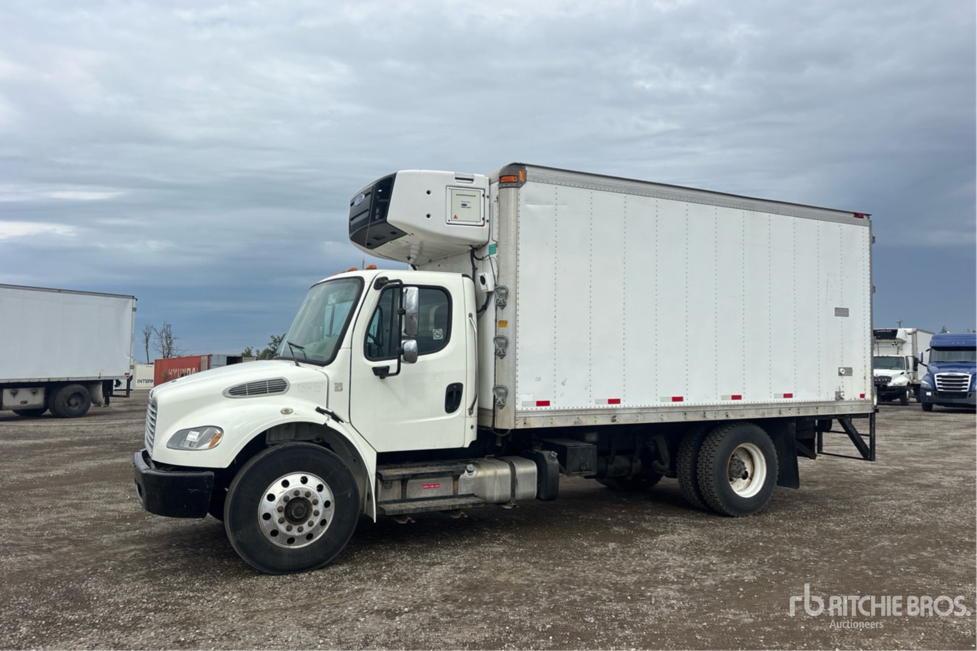 2015 Freightliner M2 106