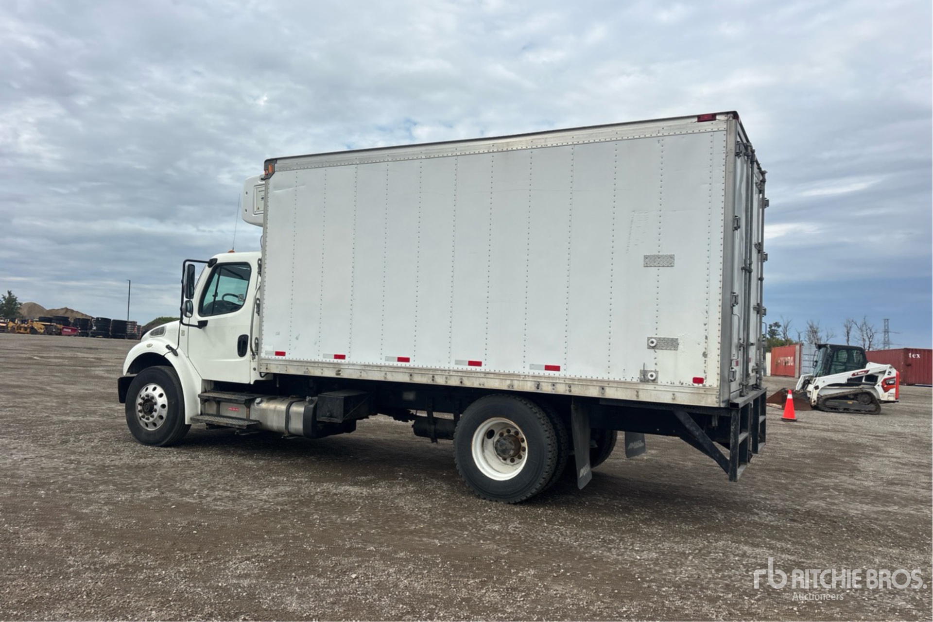2015 Freightliner M2 106