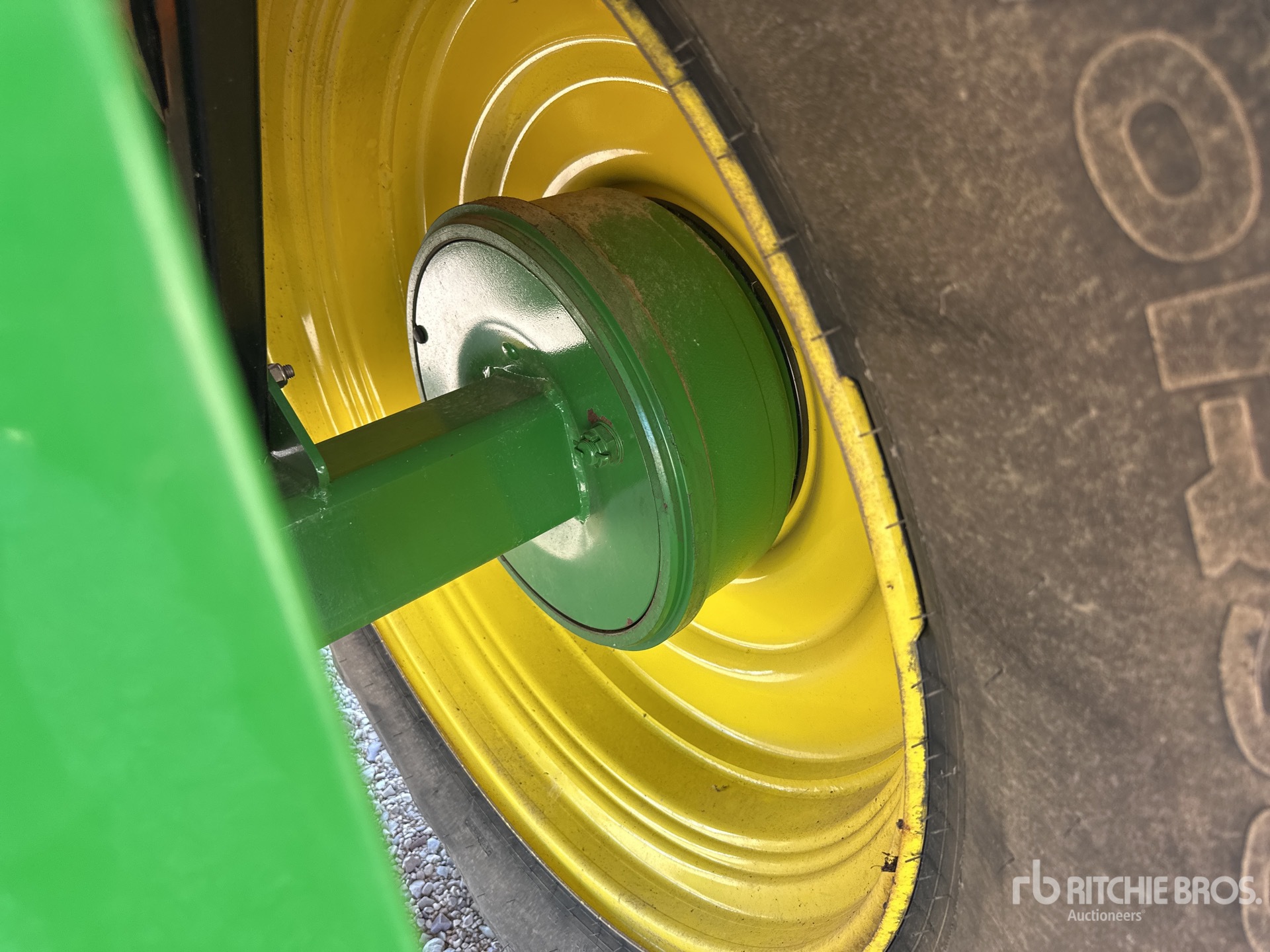 2022 John Deere M740I