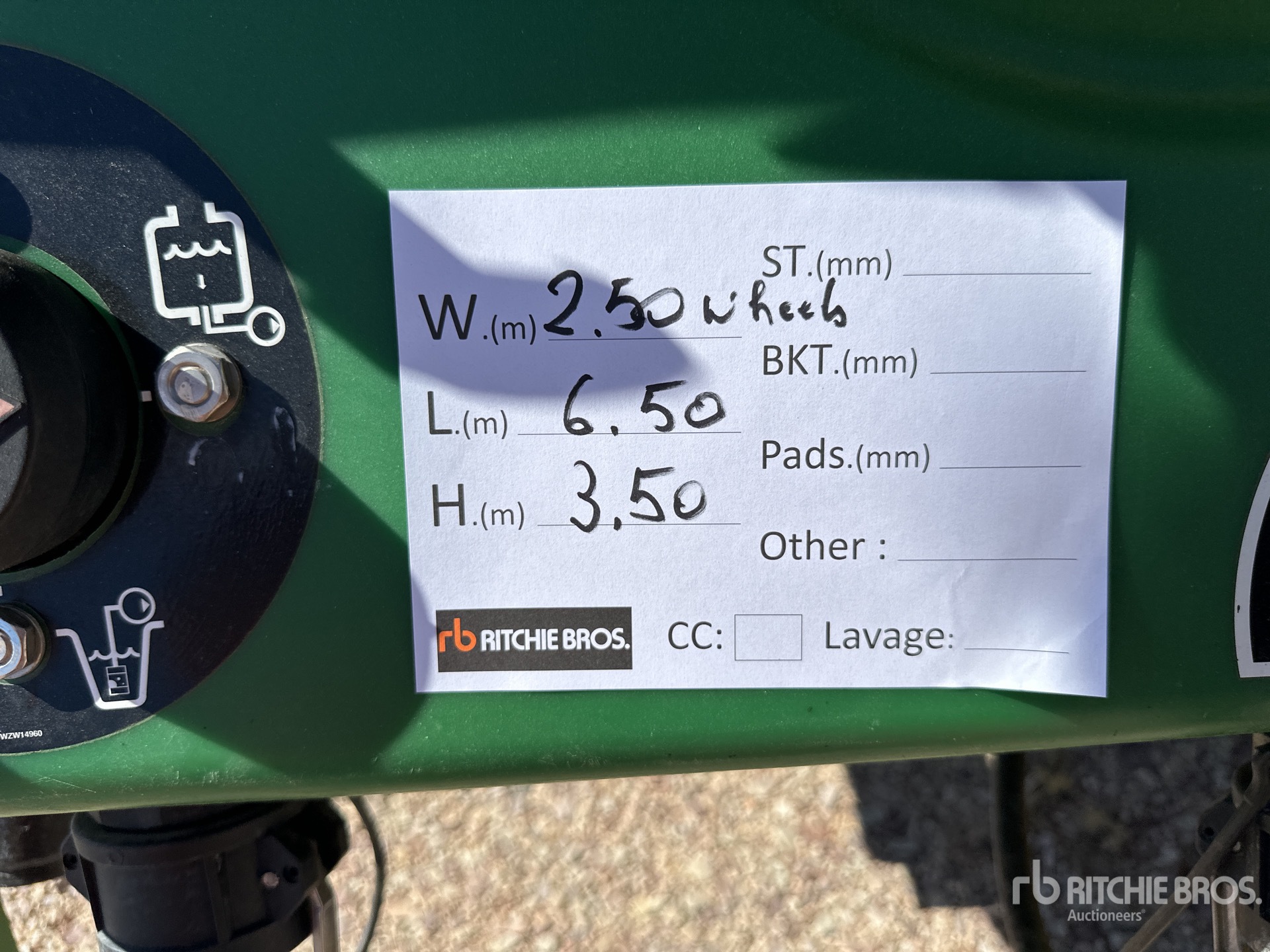2022 John Deere M740I