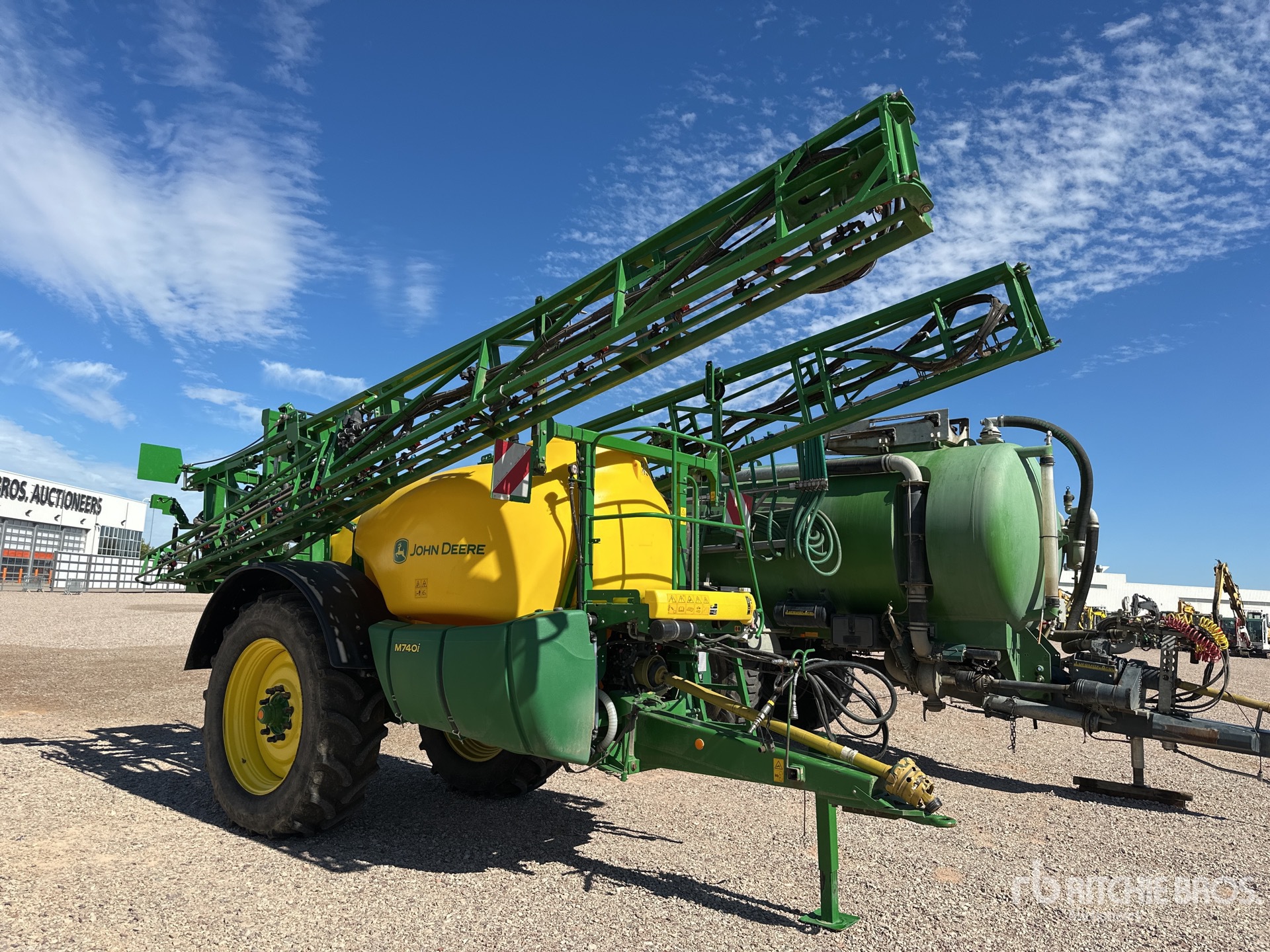 2022 John Deere M740I