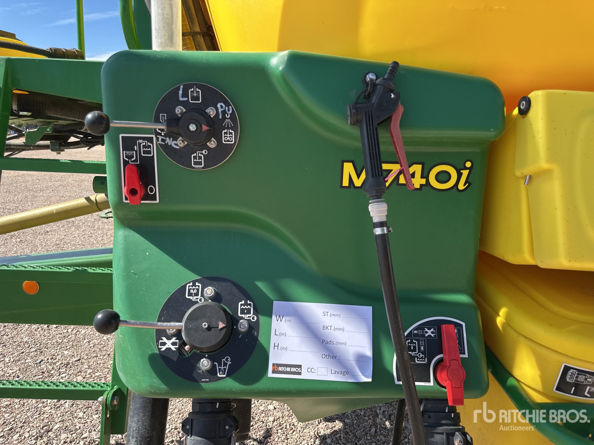 2022 John Deere M740I