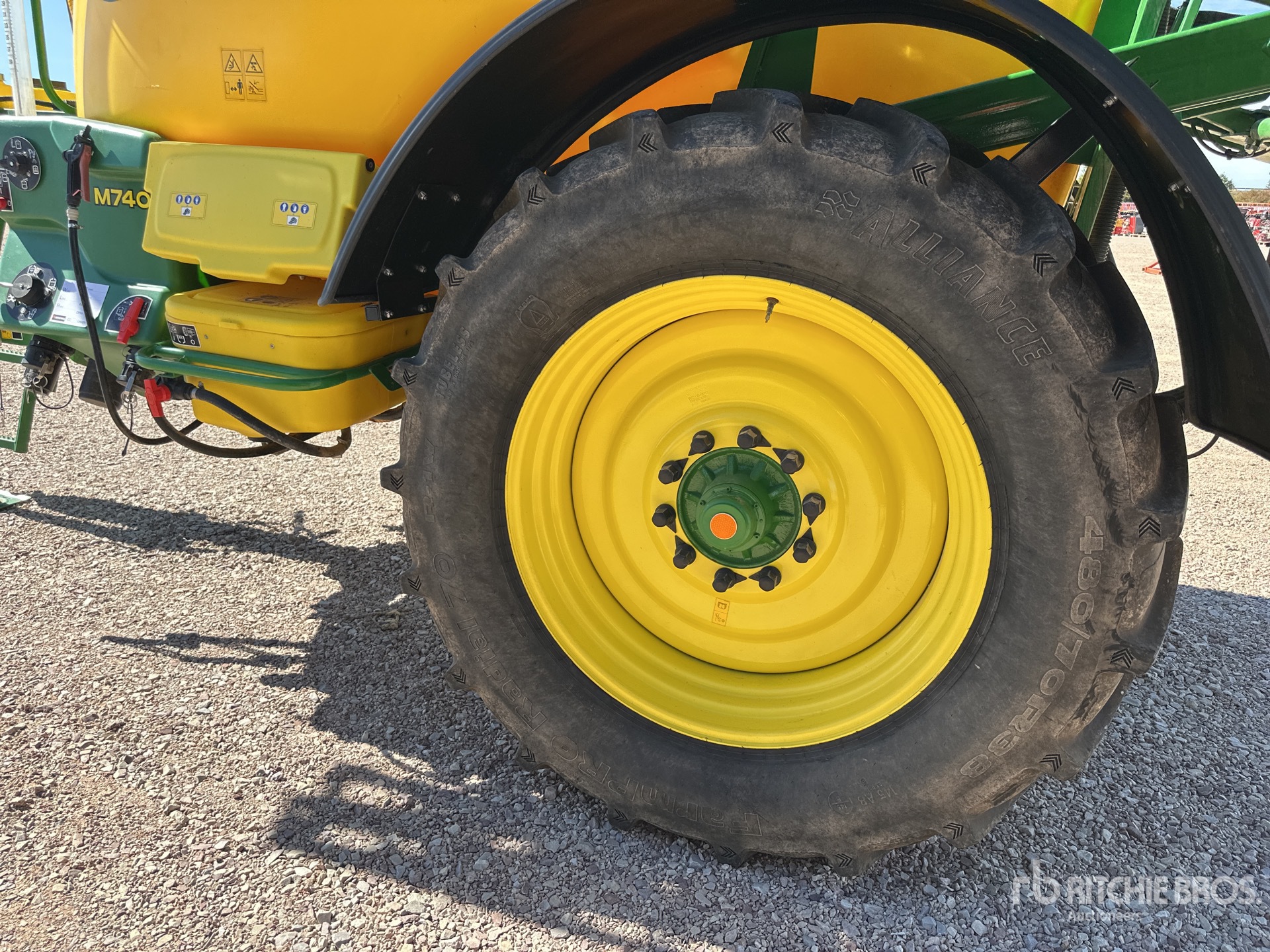 2022 John Deere M740I