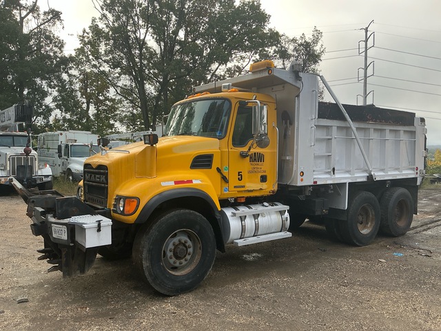 2004 Mack CV713 6x4 T/A Dump Truck 2004 Mack CV713 6x4 T/A Dump Truck
