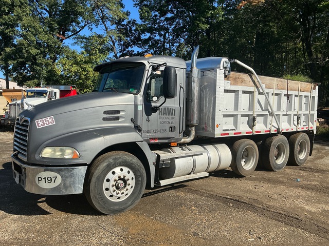2006 Mack CXN613 8x4 Tri/A Dump Truck 2006 Mack CXN613 8x4 Tri/A Dump Truck