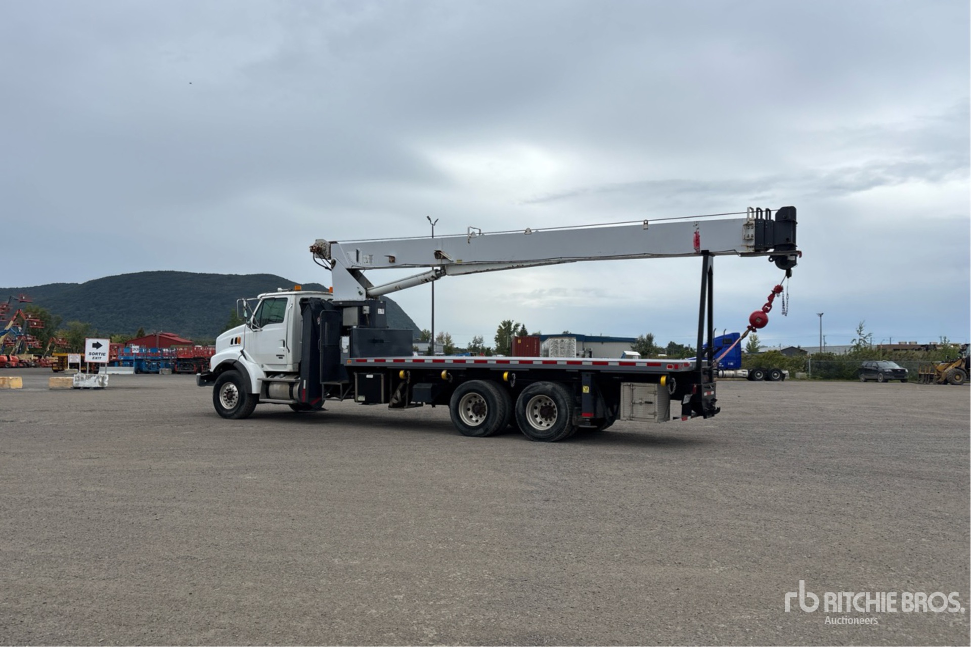 2009 Sterling L9500