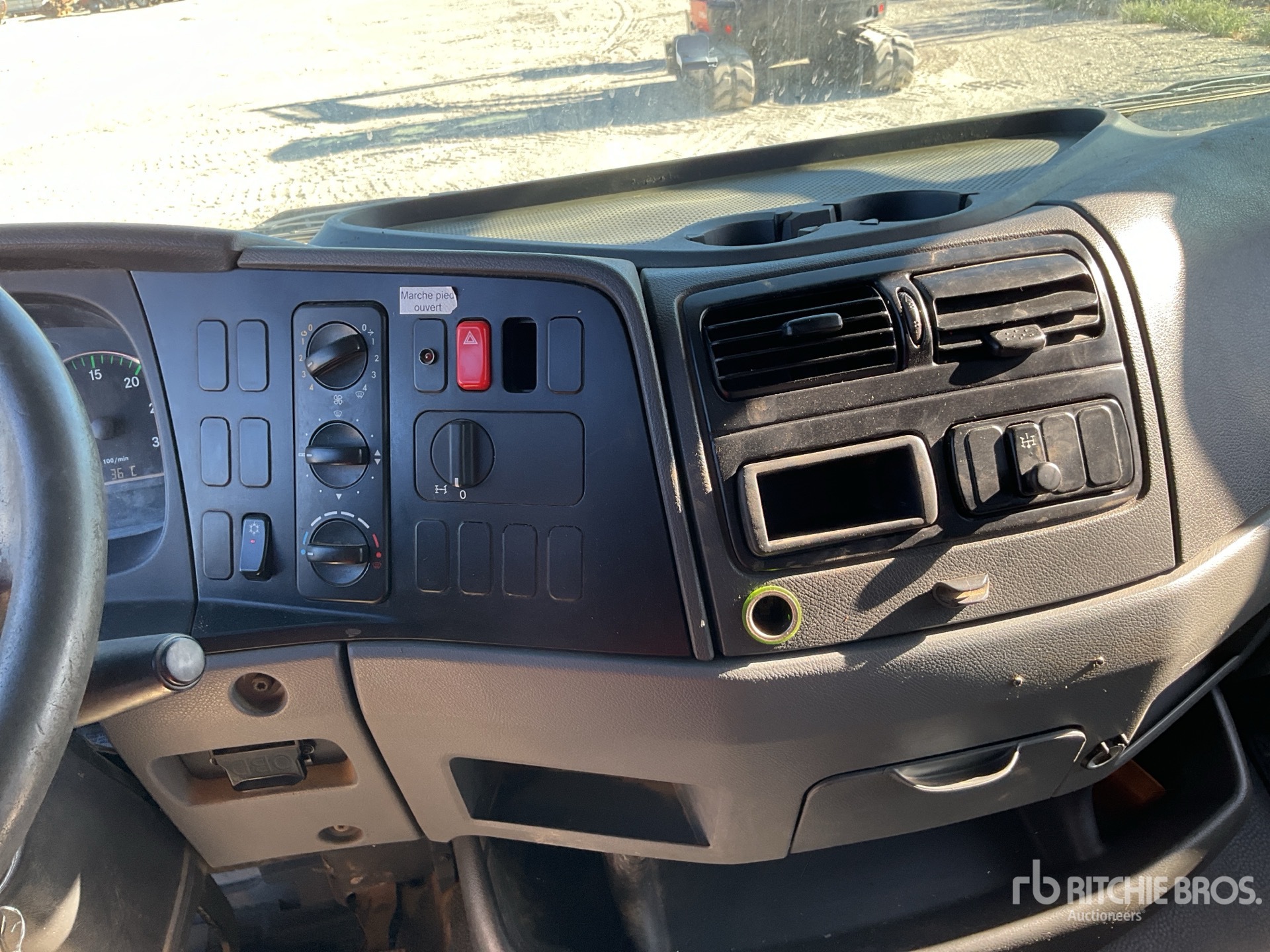 2014 Mercedes-Benz ATEGO