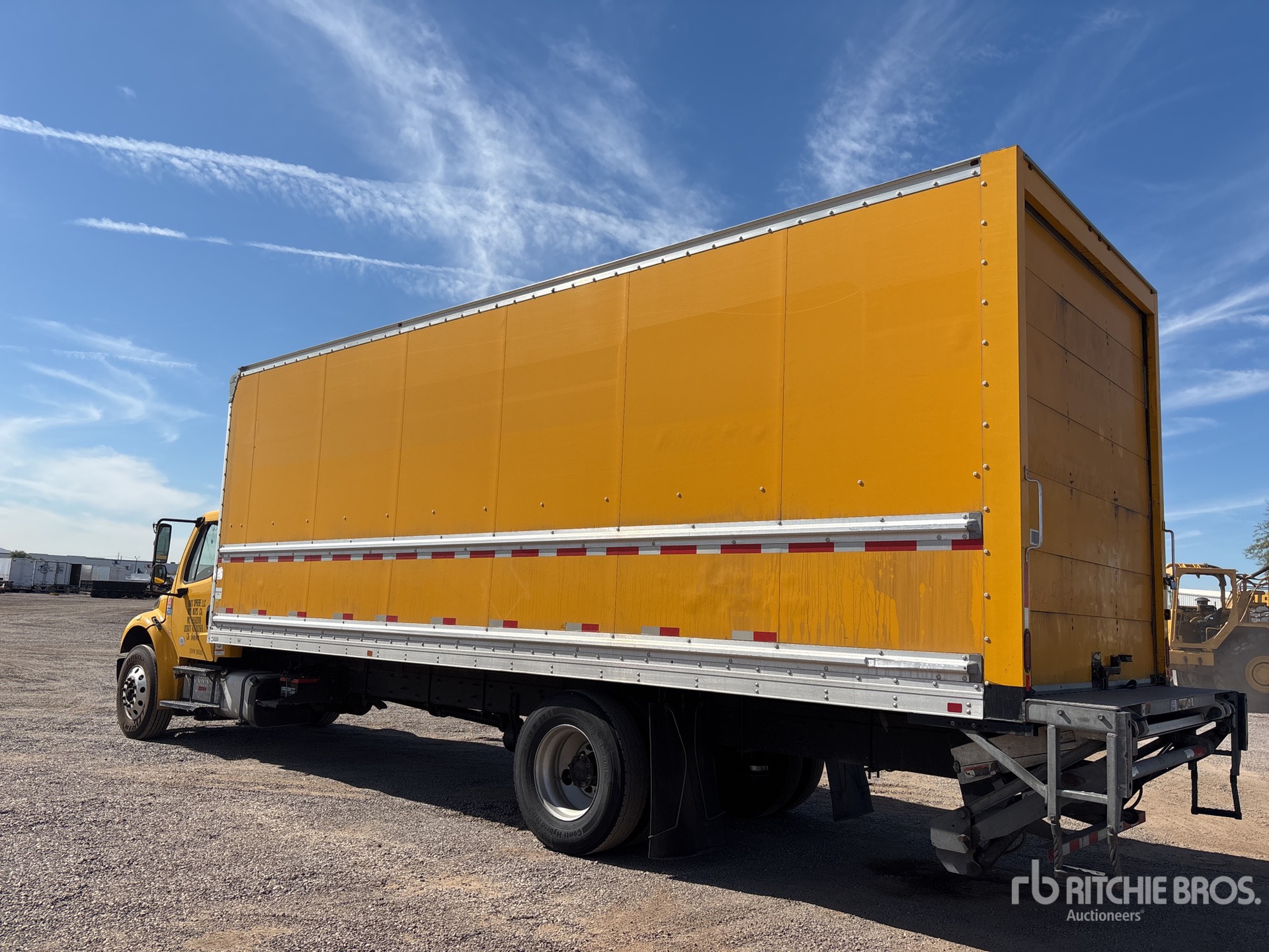 2018 Freightliner M2106