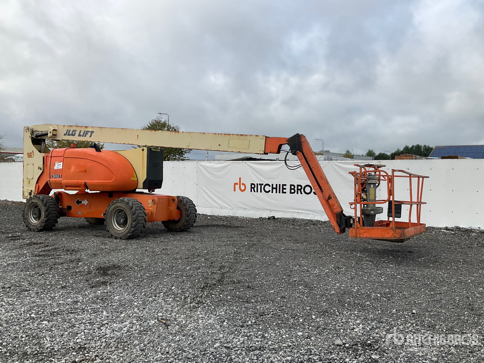 2012 JLG 800AJ